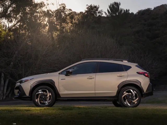 Subaru Crosstrek Hybrid (2026)