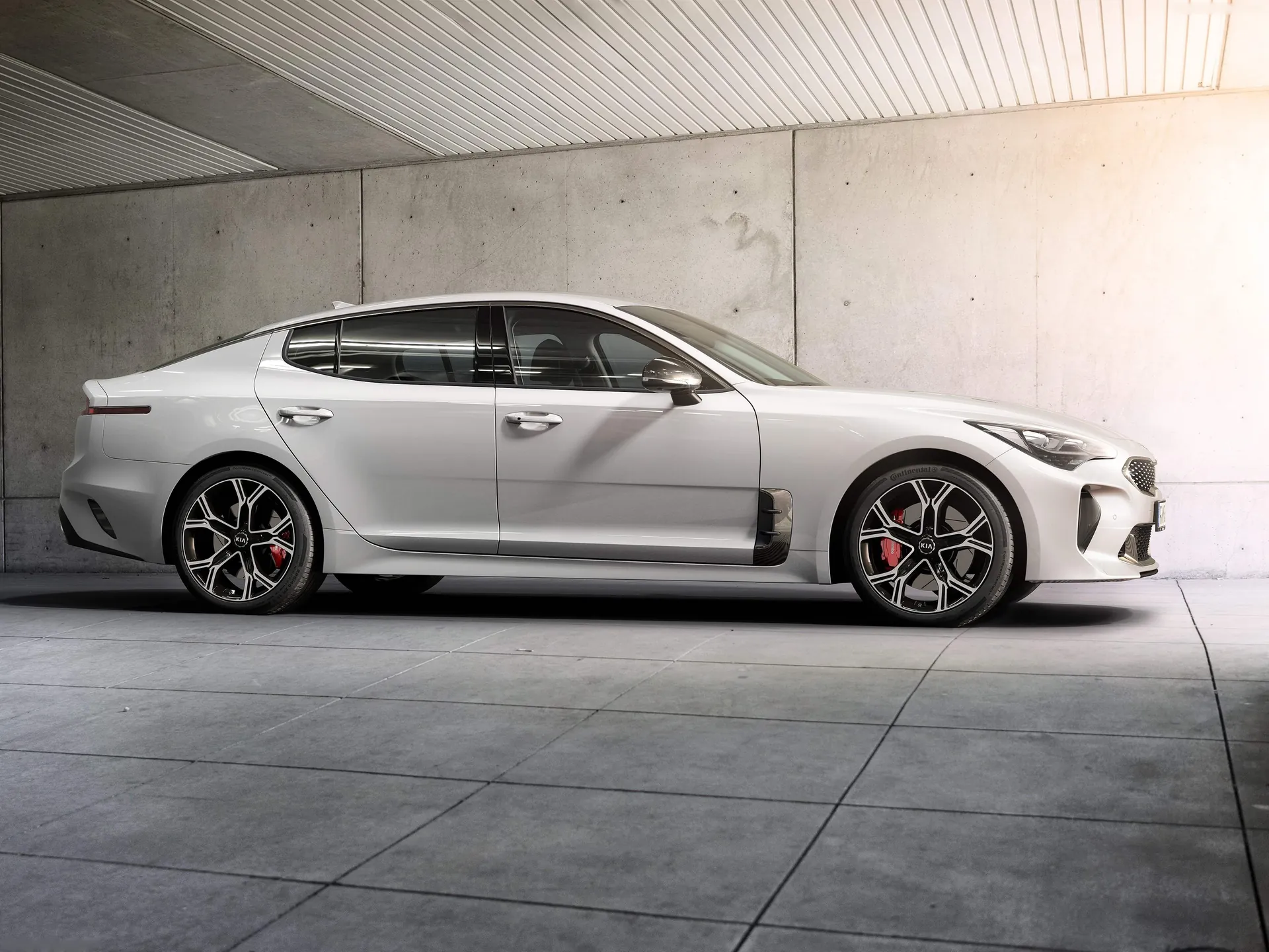 Kia Stinger (2018) – boční profil