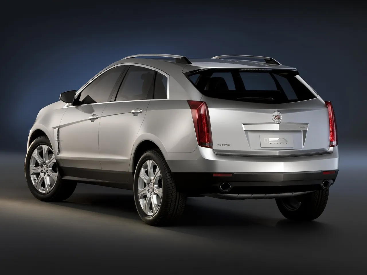 Cadillac SRX (2010) – zadní tříčtvrteční pohled