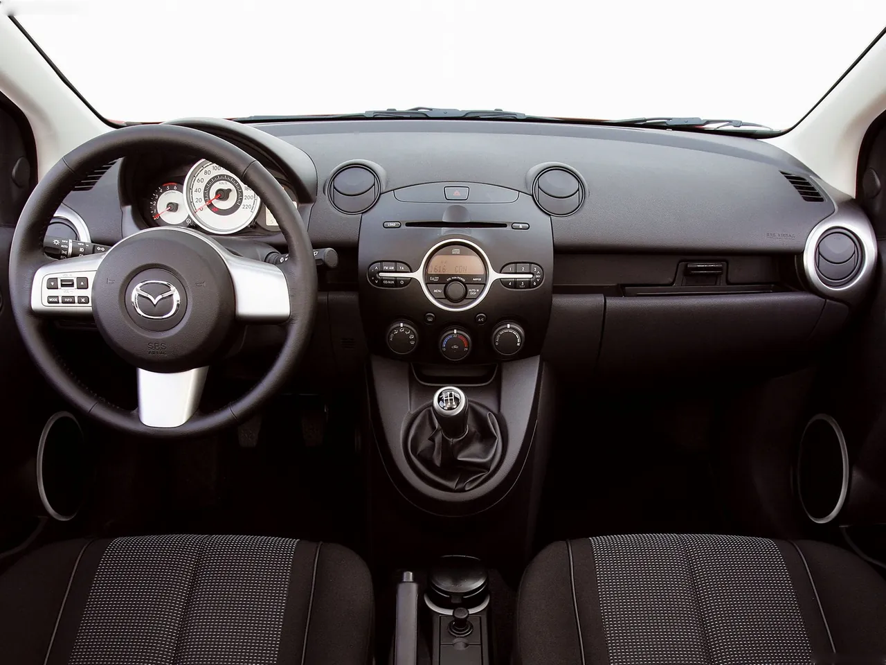 Mazda 2 3-Door (2009) – interiér