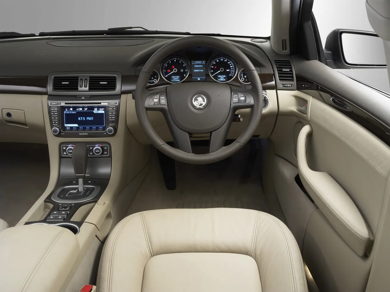 Holden WM Statesman (2006) – interiér