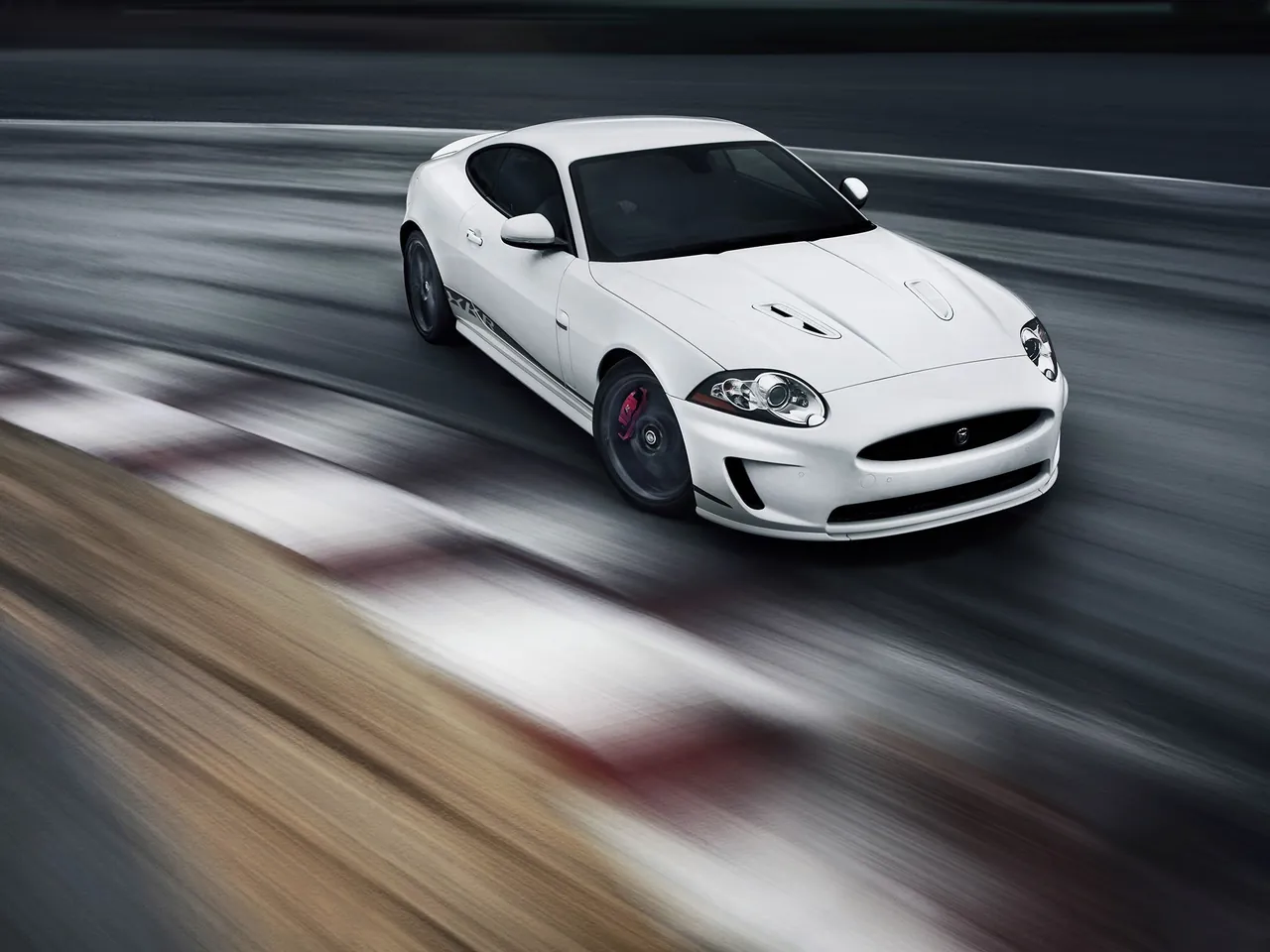 Jaguar XKR (2011)