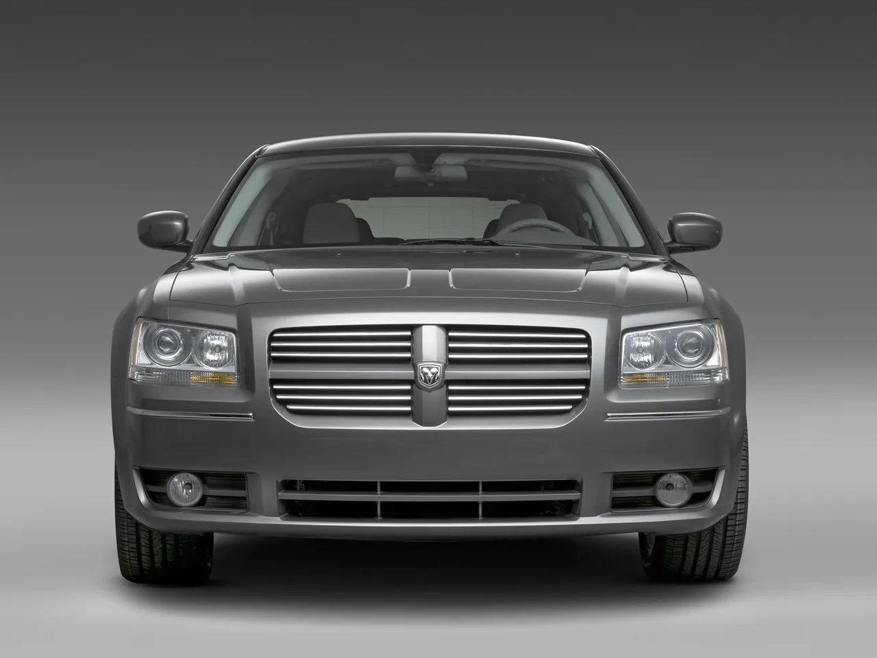 Dodge Magnum RT (2008) – zepředu