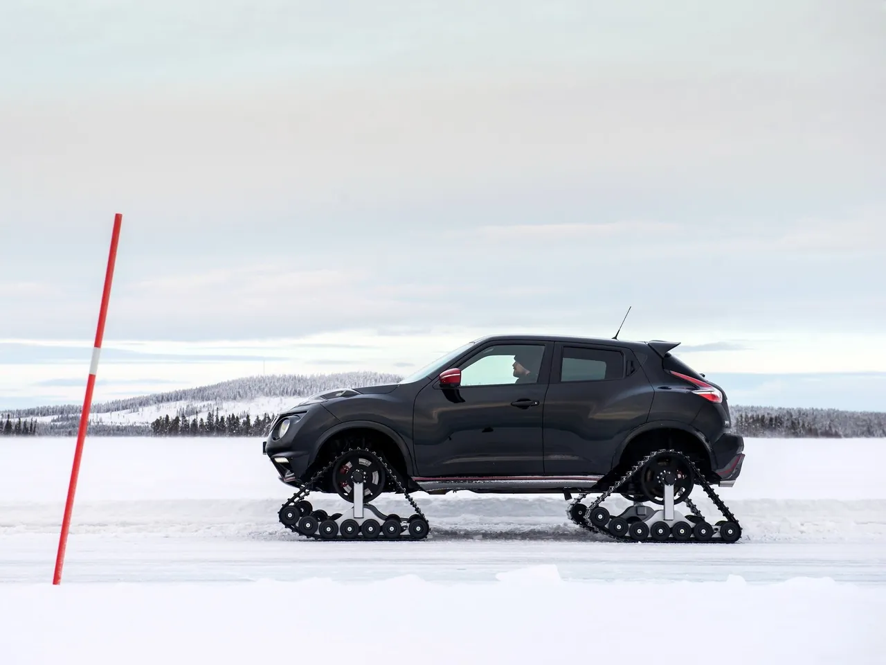 Nissan Juke Nismo RSnow Concept (2015) - Side Profile
