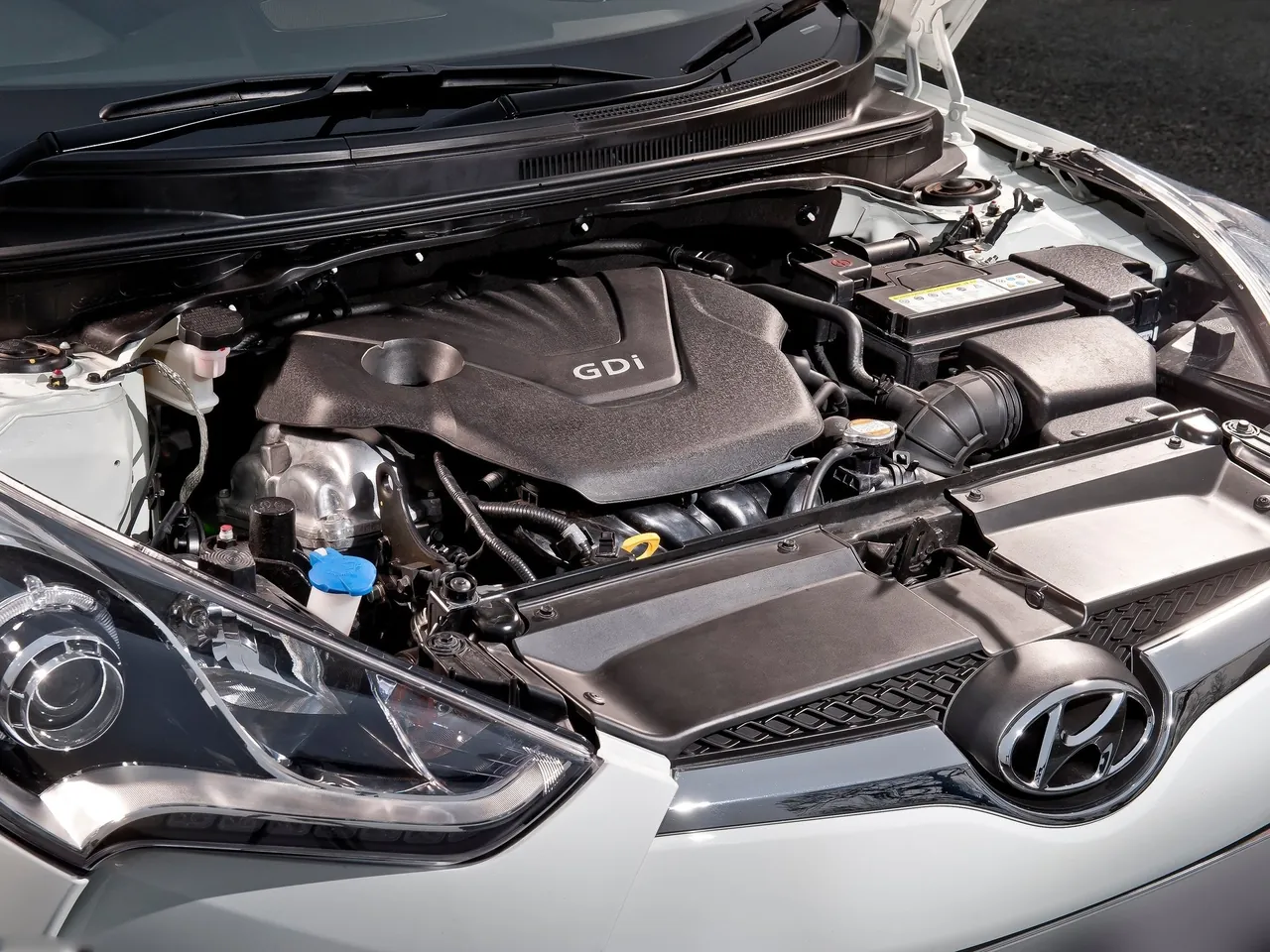 Hyundai Veloster (2012) – motorový prostor