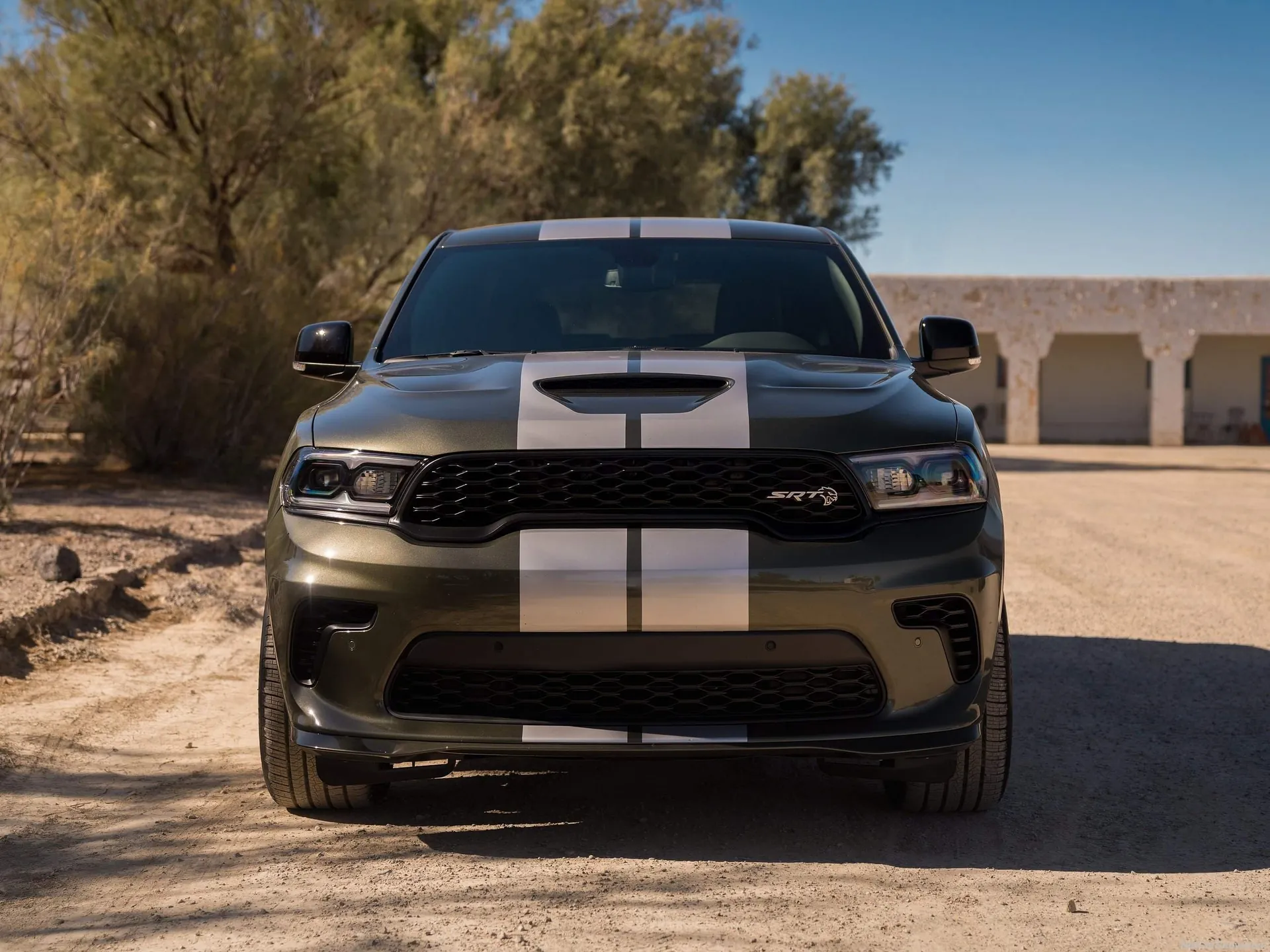 Dodge Durango SRT Hellcat Jailbreak (2026) – zepředu