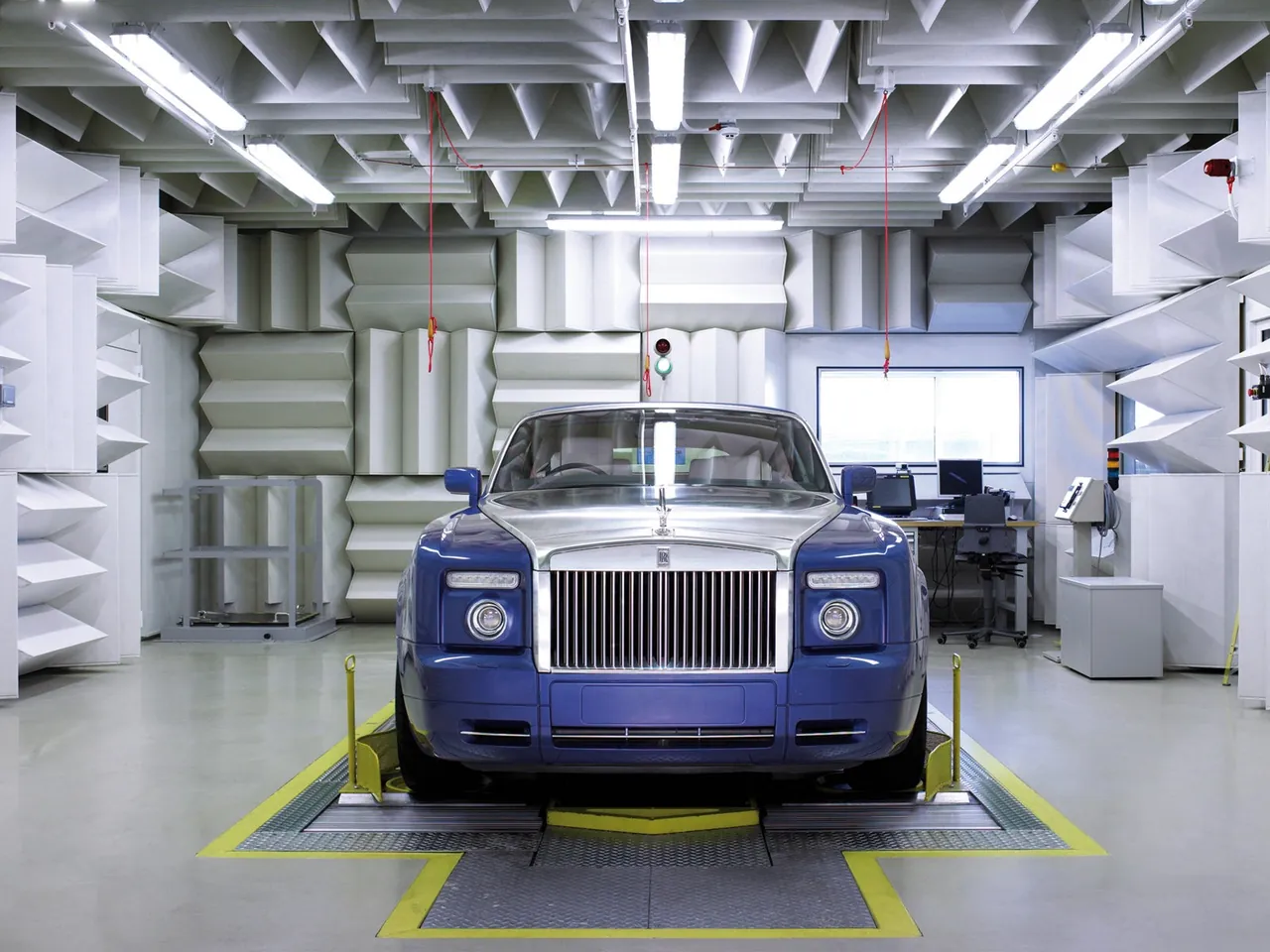 Rolls-Royce Phantom Drophead Coupe (2008) – zepředu