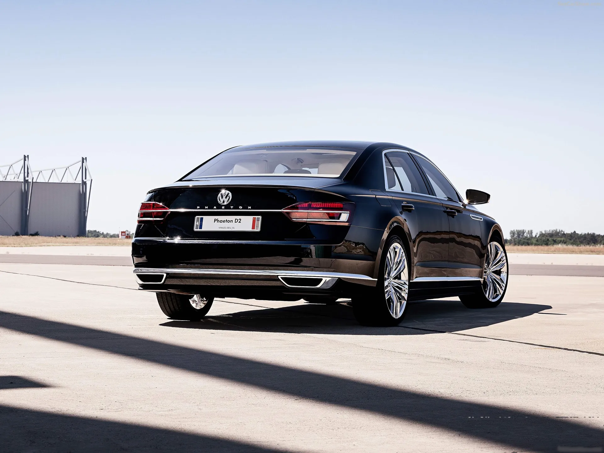 Volkswagen Phaeton D2 Concept (2016) - Rear Three-Quarter