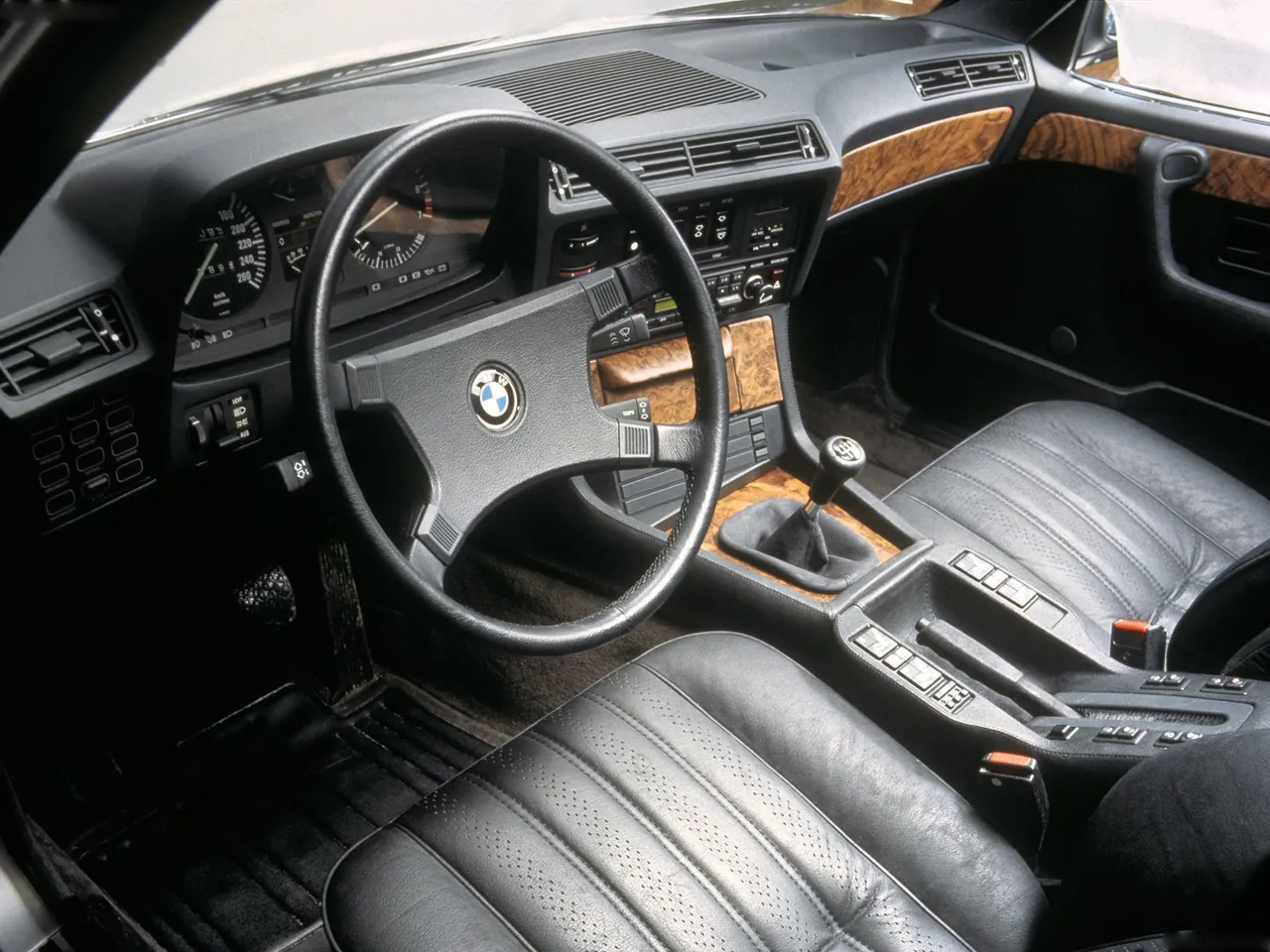 BMW 7 Series (1977) – interiér