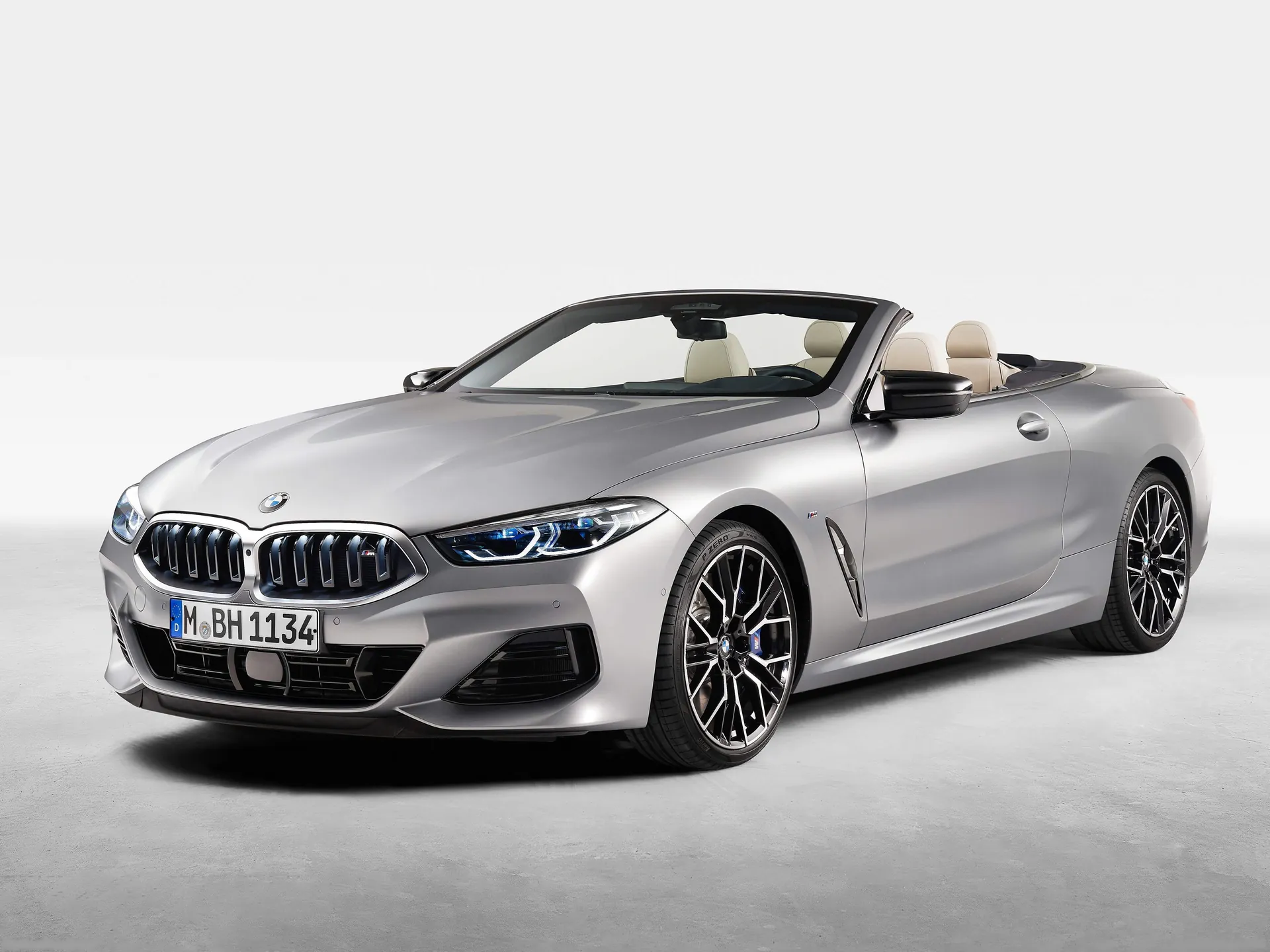 BMW 8-Series Convertible (2023)
