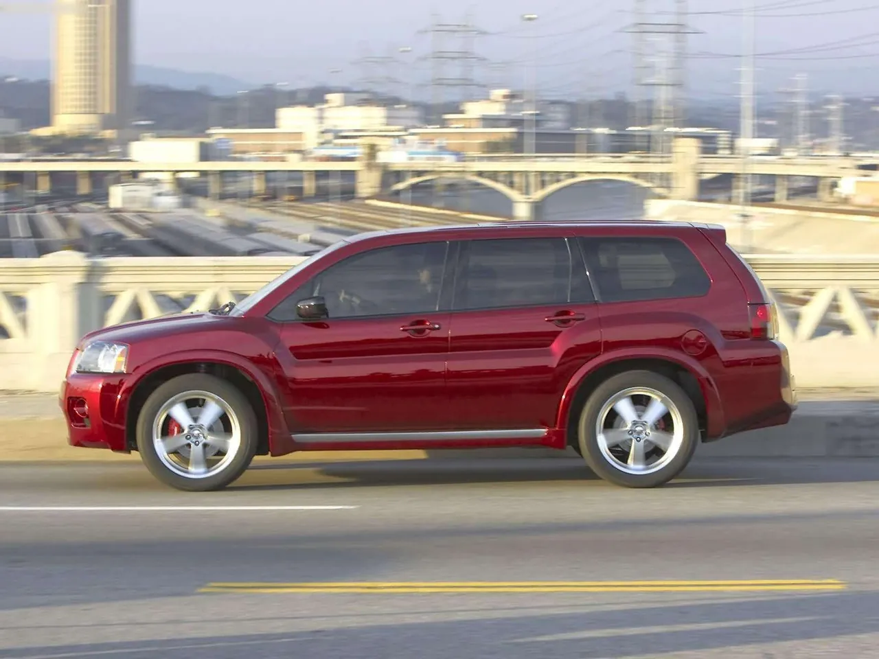 Mitsubishi Endeavor Ralliart Concept (2004) – boční profil