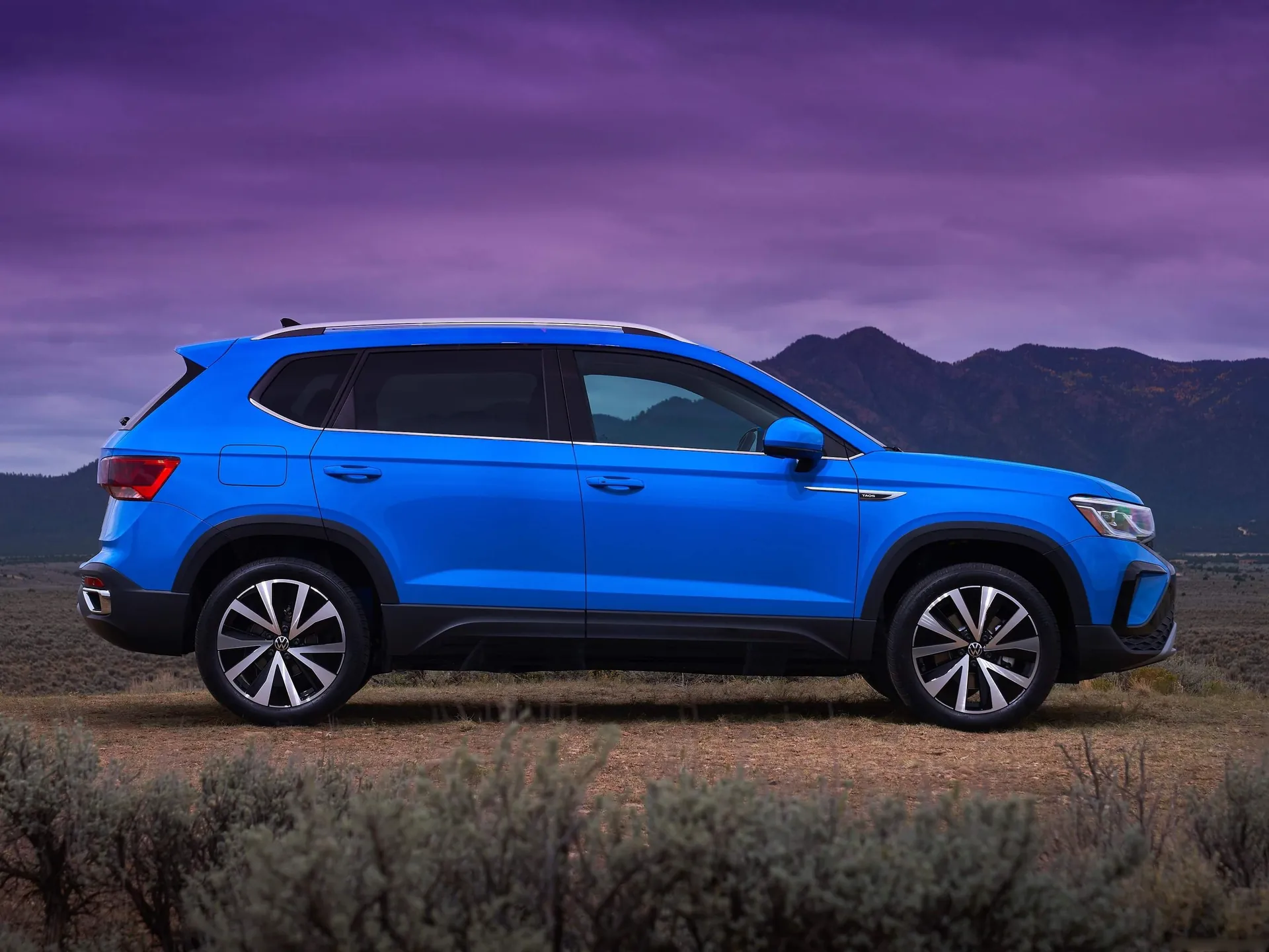 Volkswagen Taos (2022) - Side Profile