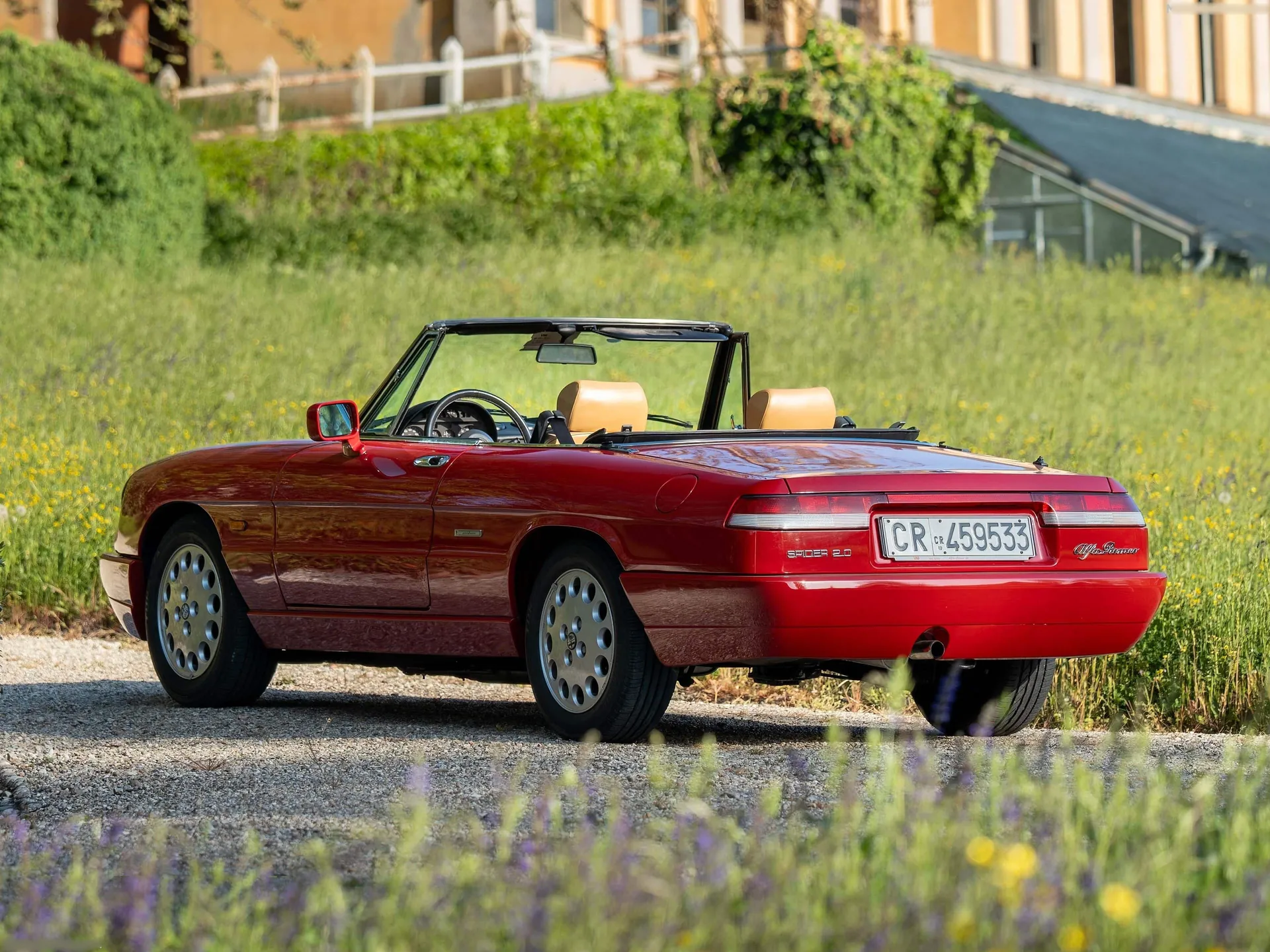 Alfa Romeo Spider (1990) – zadní tříčtvrteční pohled