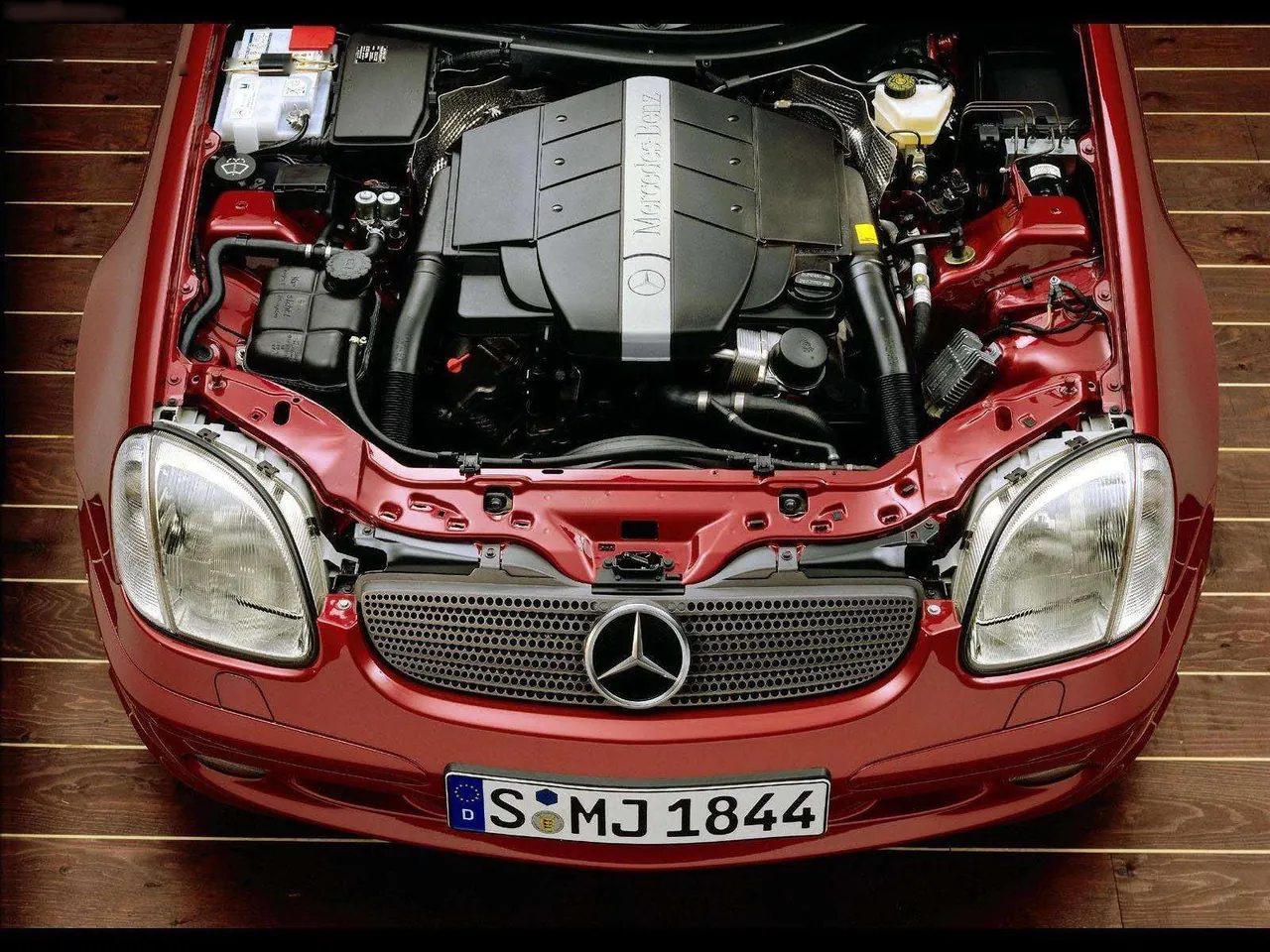Mercedes-Benz SLK320 (2000) - Engine Bay