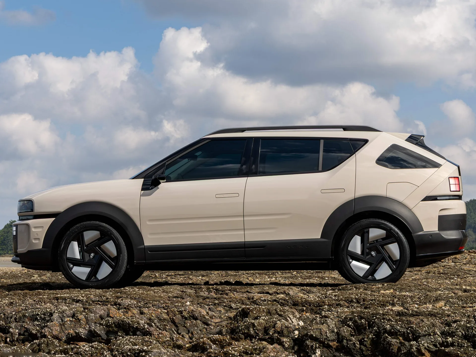 Hyundai Nexo (2026) - Side Profile