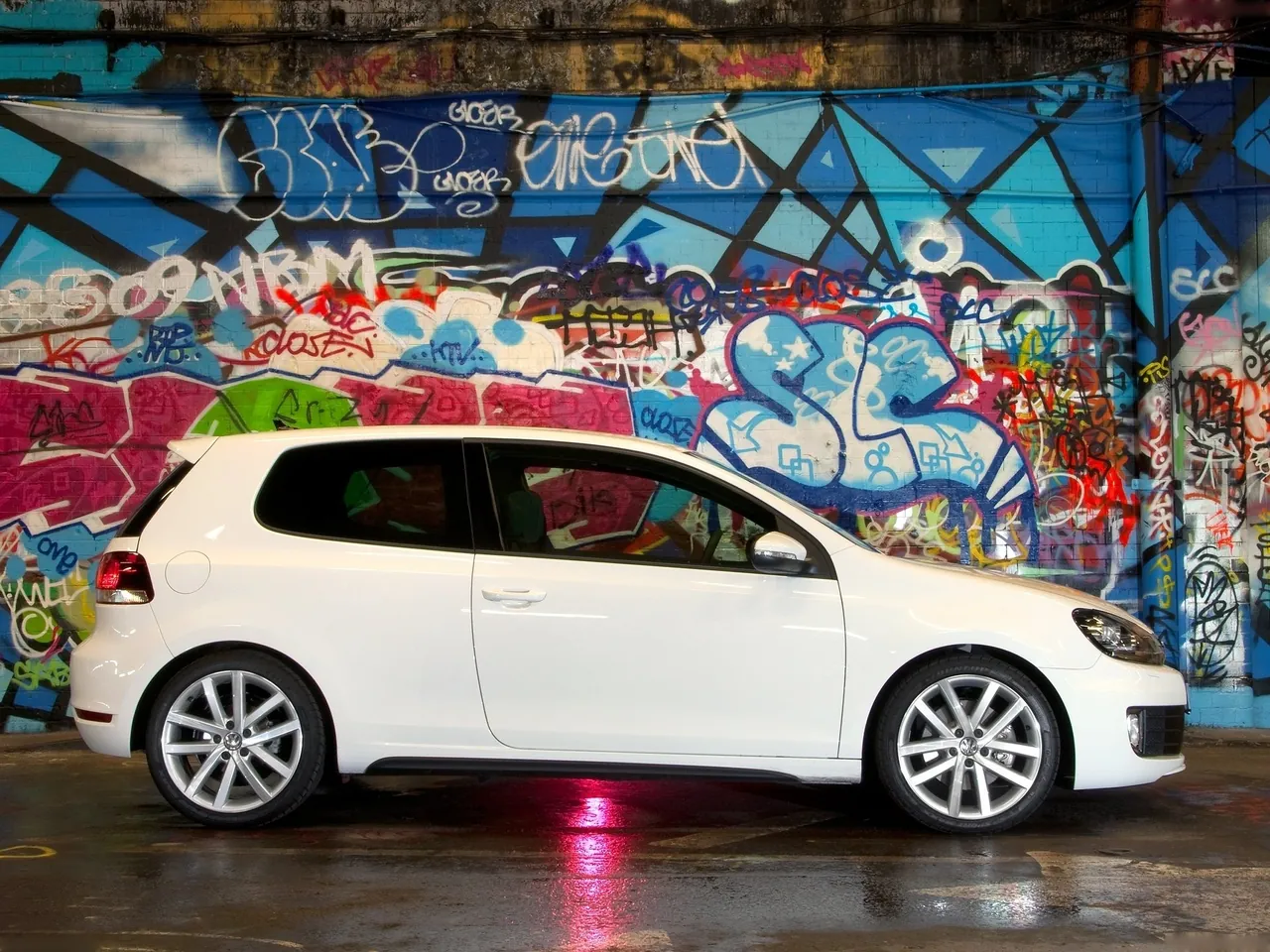 Volkswagen Golf GTD (2010) - Side Profile