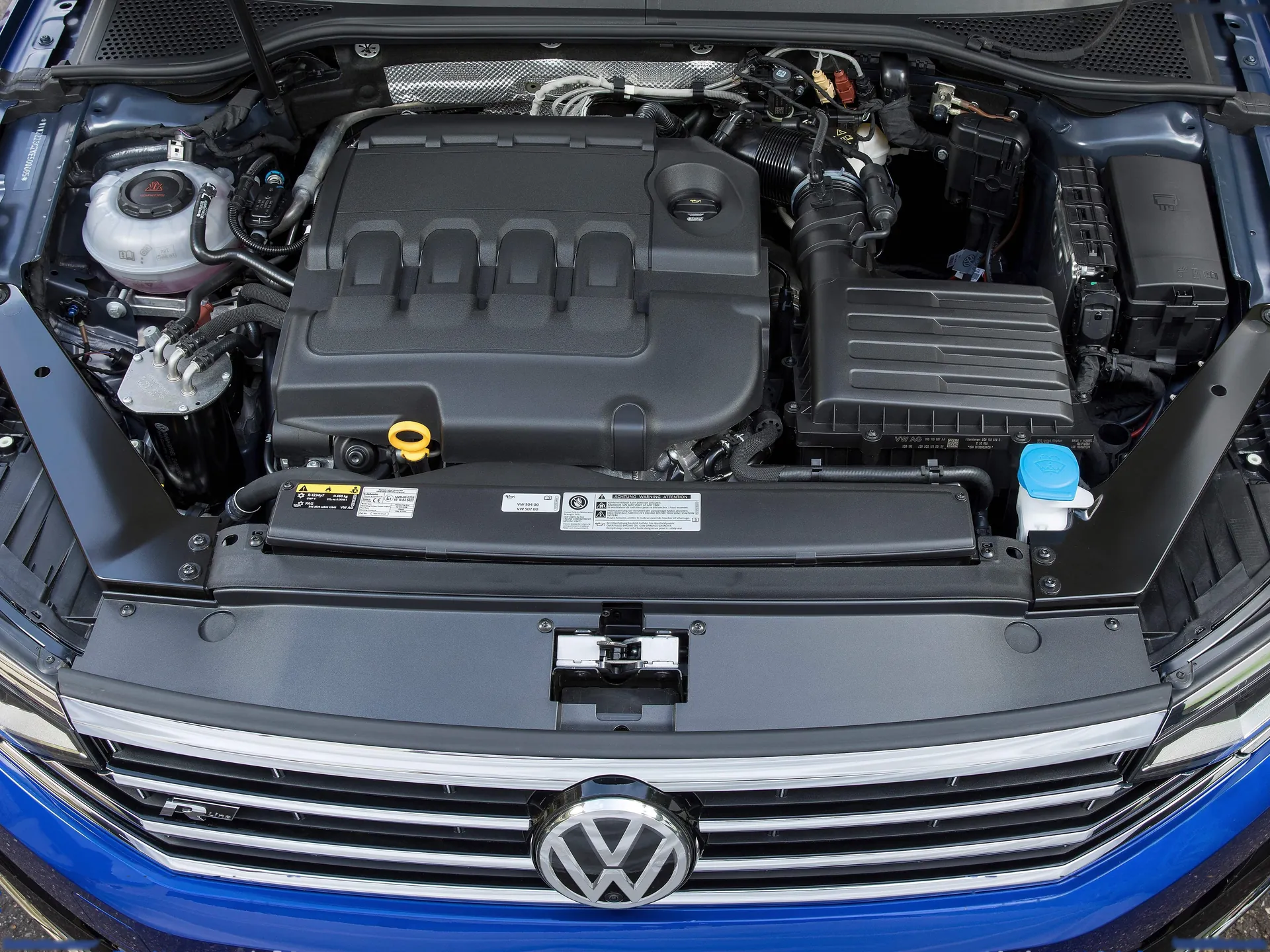 Volkswagen Passat Variant (2020) - Engine Bay