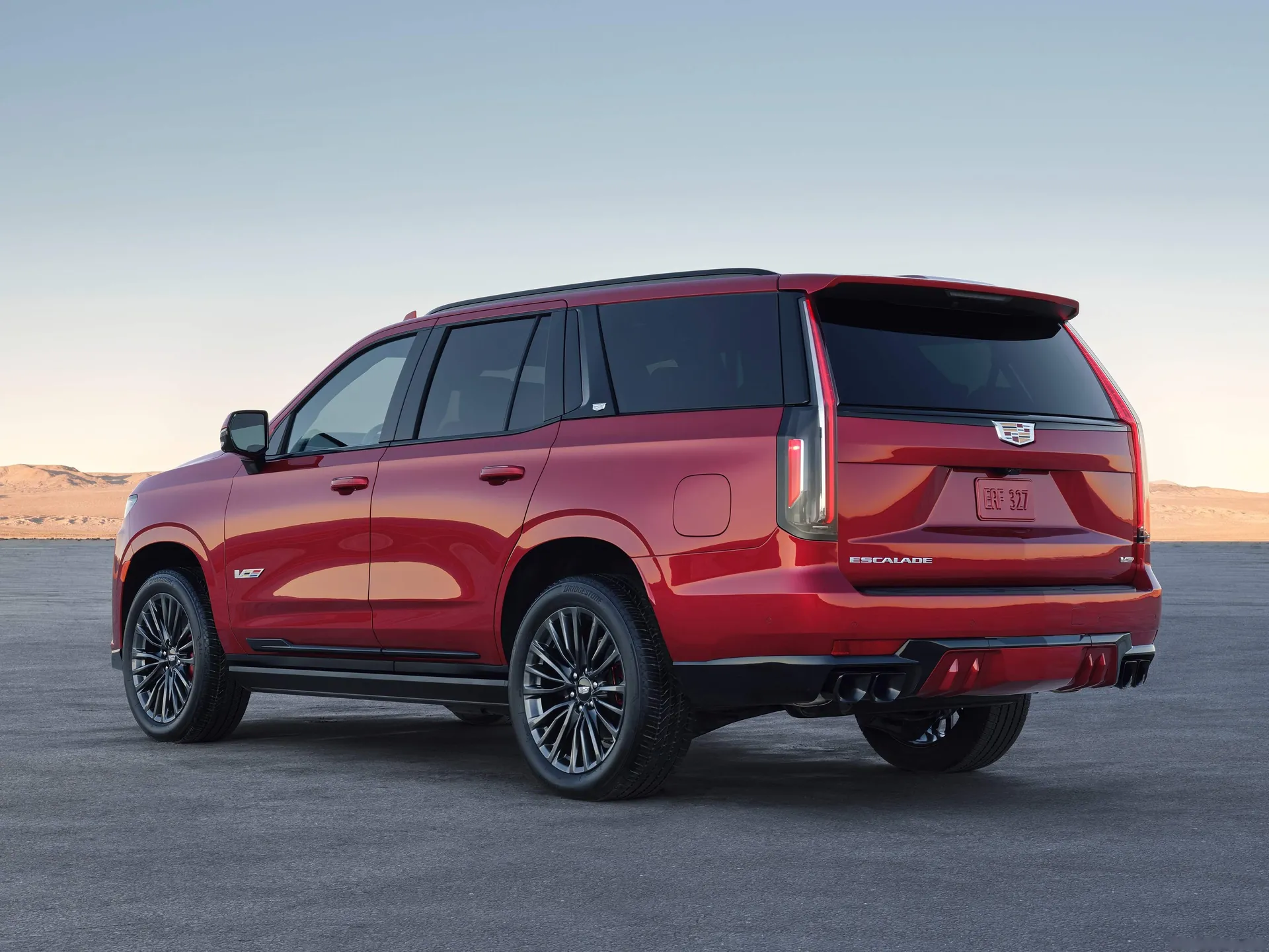 Cadillac Escalade-V (2023) – zadní tříčtvrteční pohled