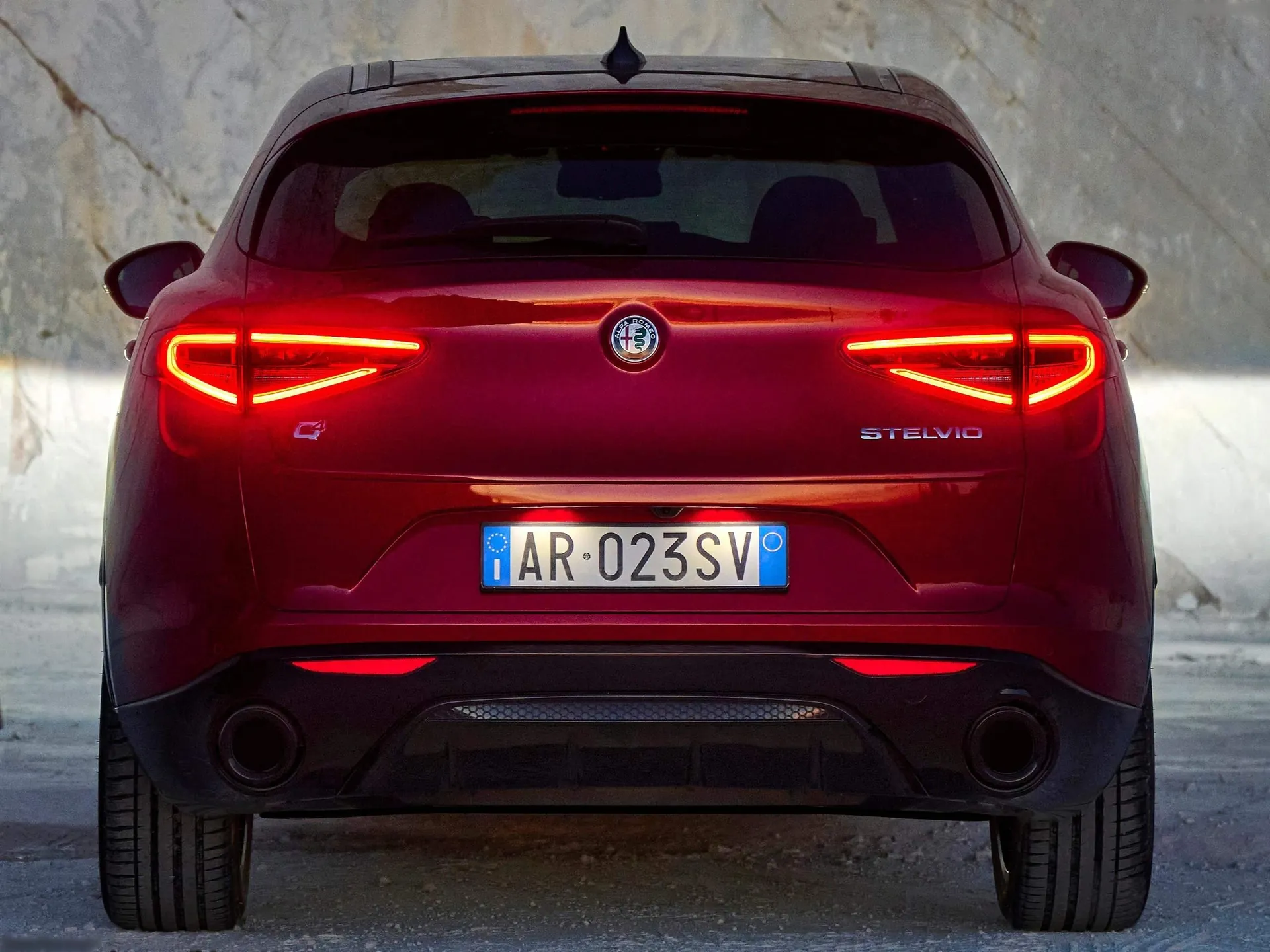 Alfa Romeo Stelvio (2023) – zezadu