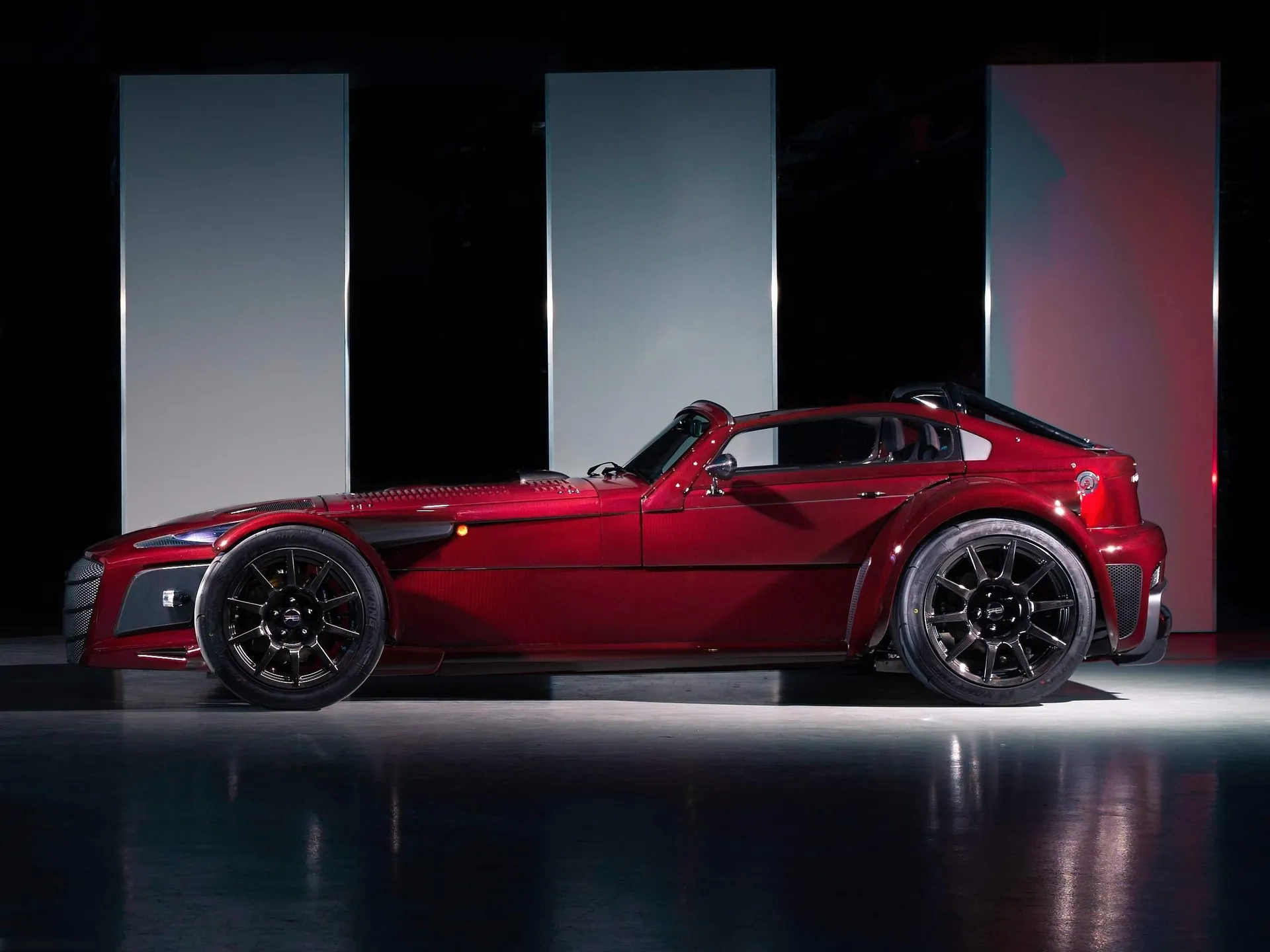 Donkervoort D8 GTO-JD70 Bare Naked Carbon Edition (2020) – boční profil
