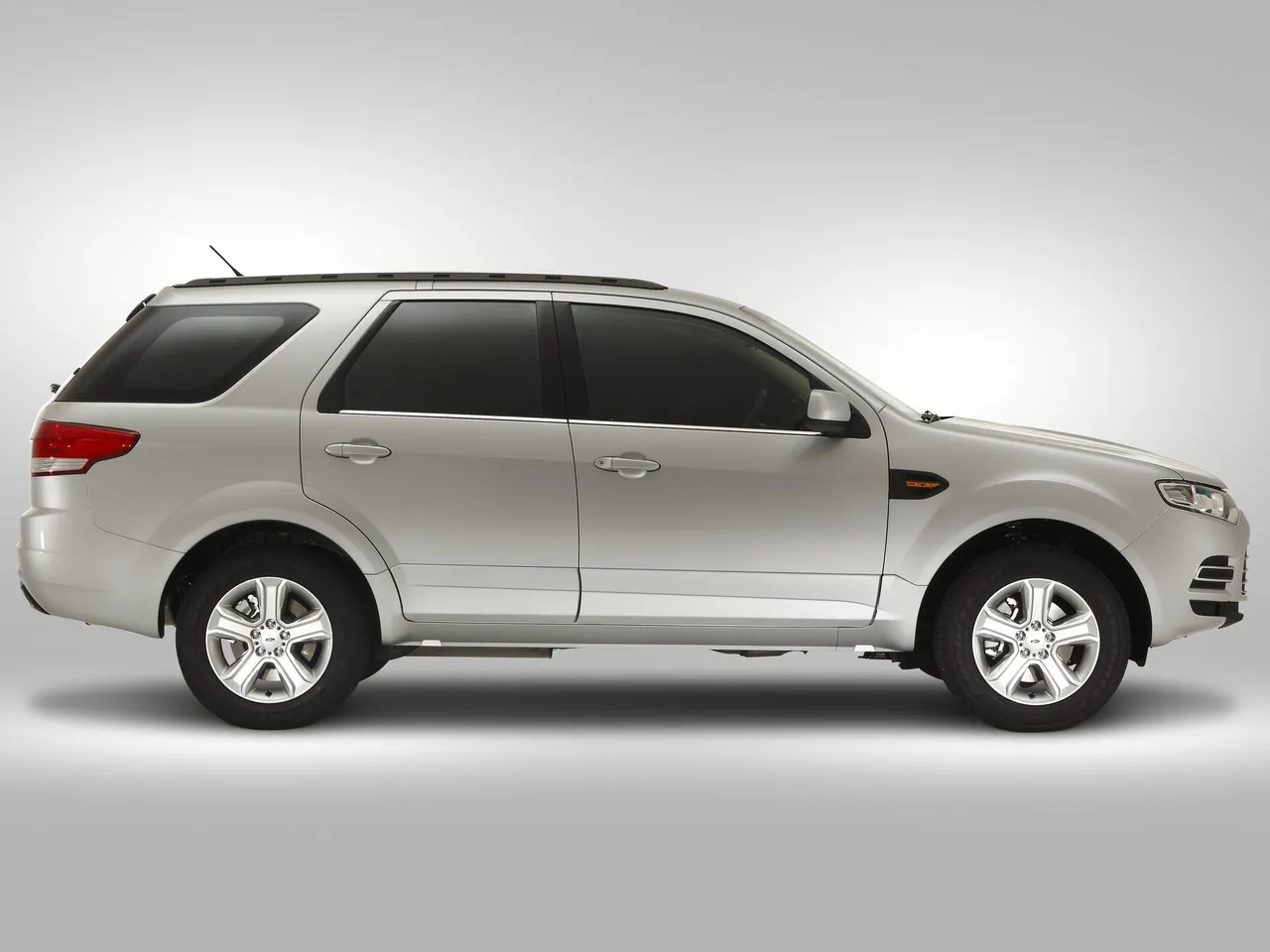 Ford Territory (2012) – boční profil
