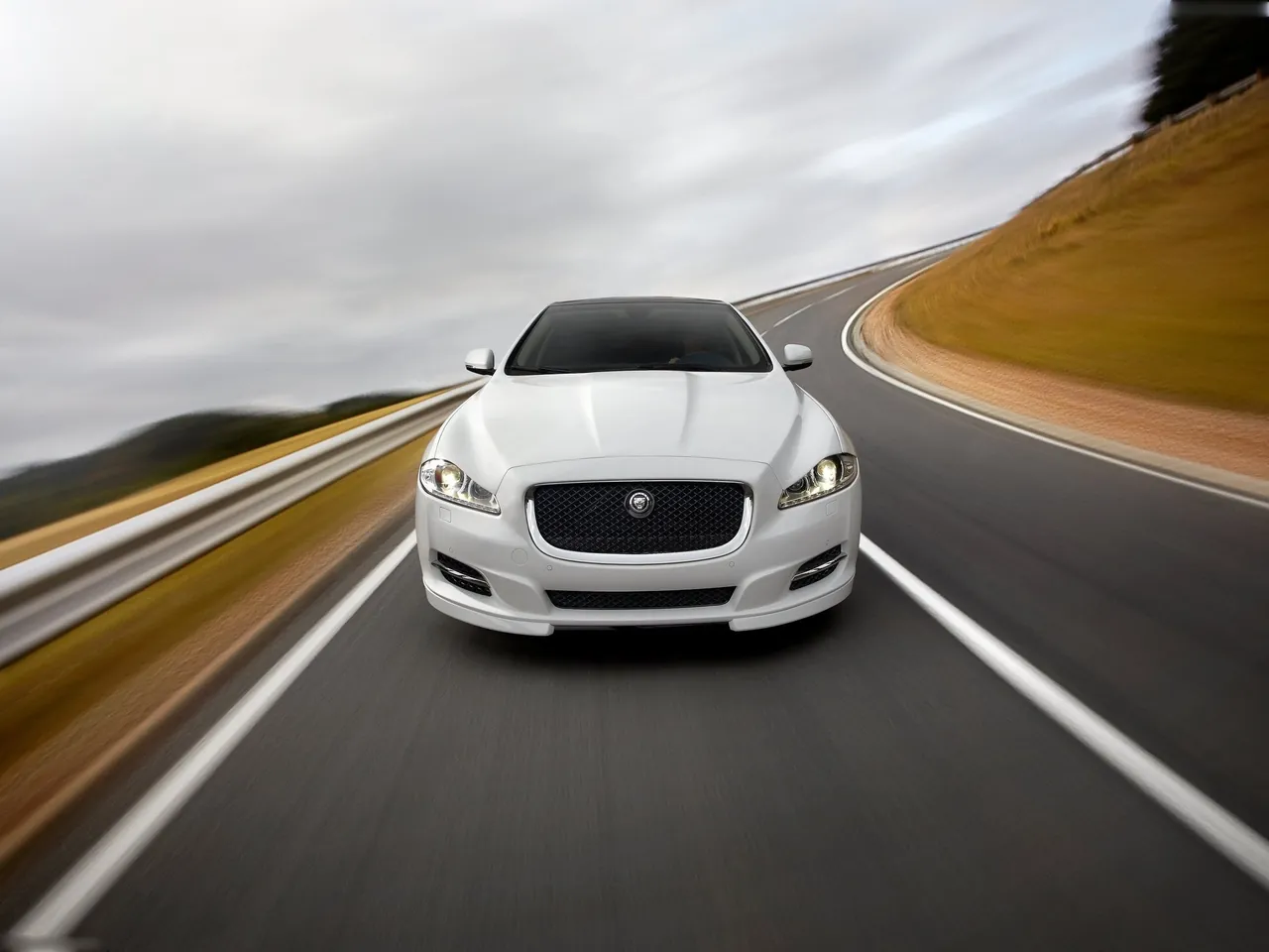 Jaguar XJ Sport Pack (2012) – zepředu