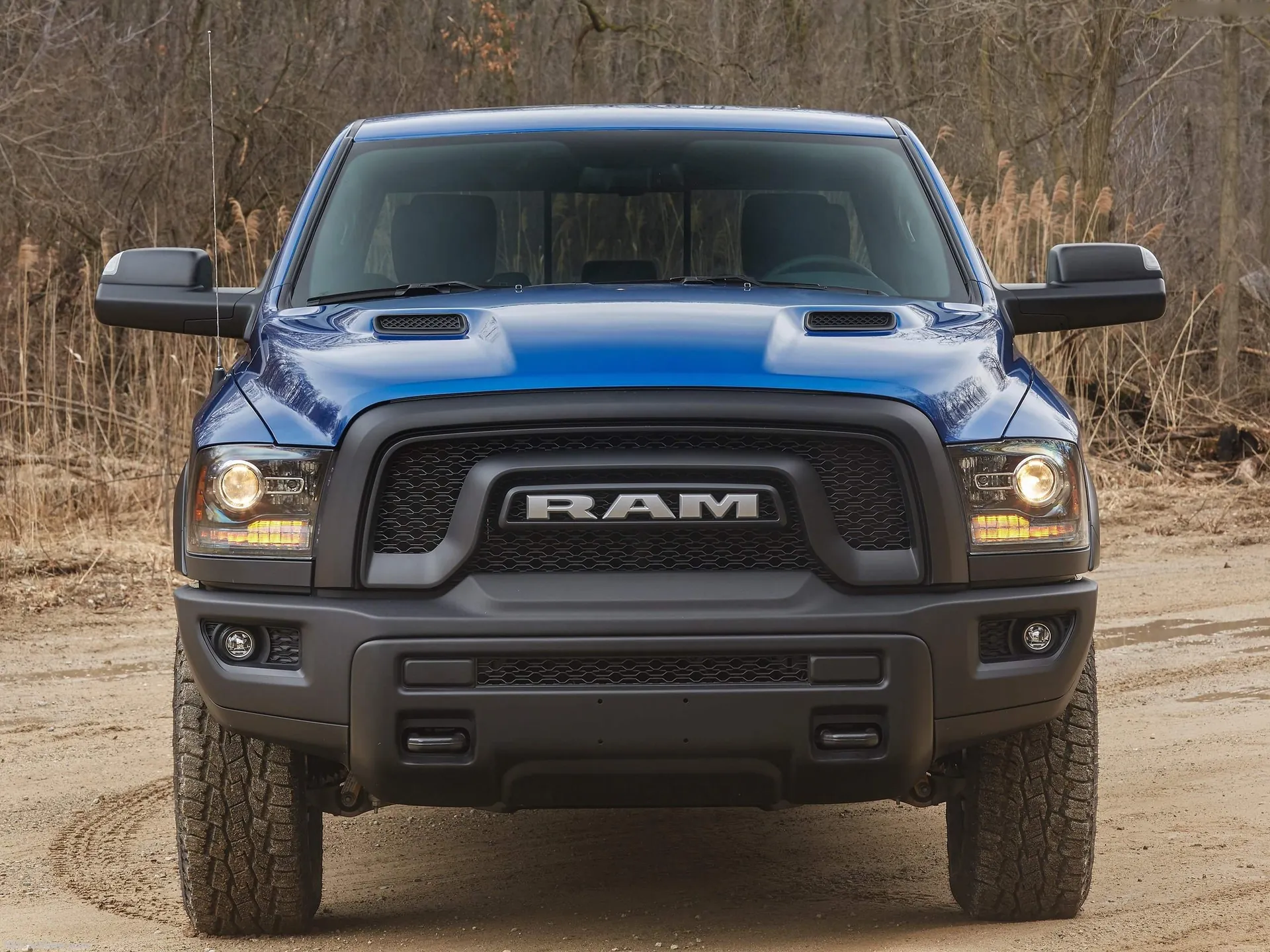 Ram 1500 Rebel Blue Streak (2017) – zepředu