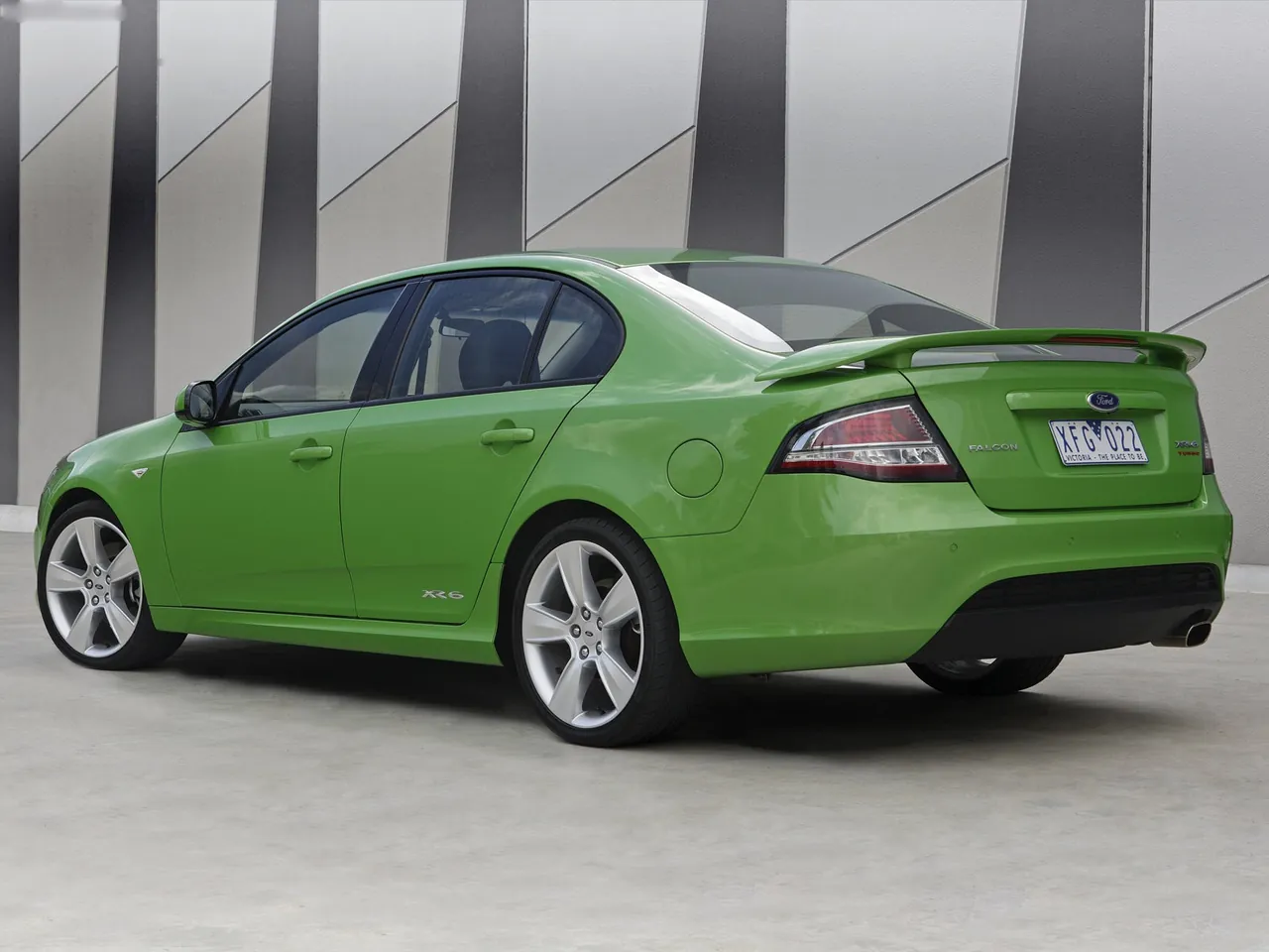 Ford FG Falcon XR6 Turbo (2008) – zadní tříčtvrteční pohled