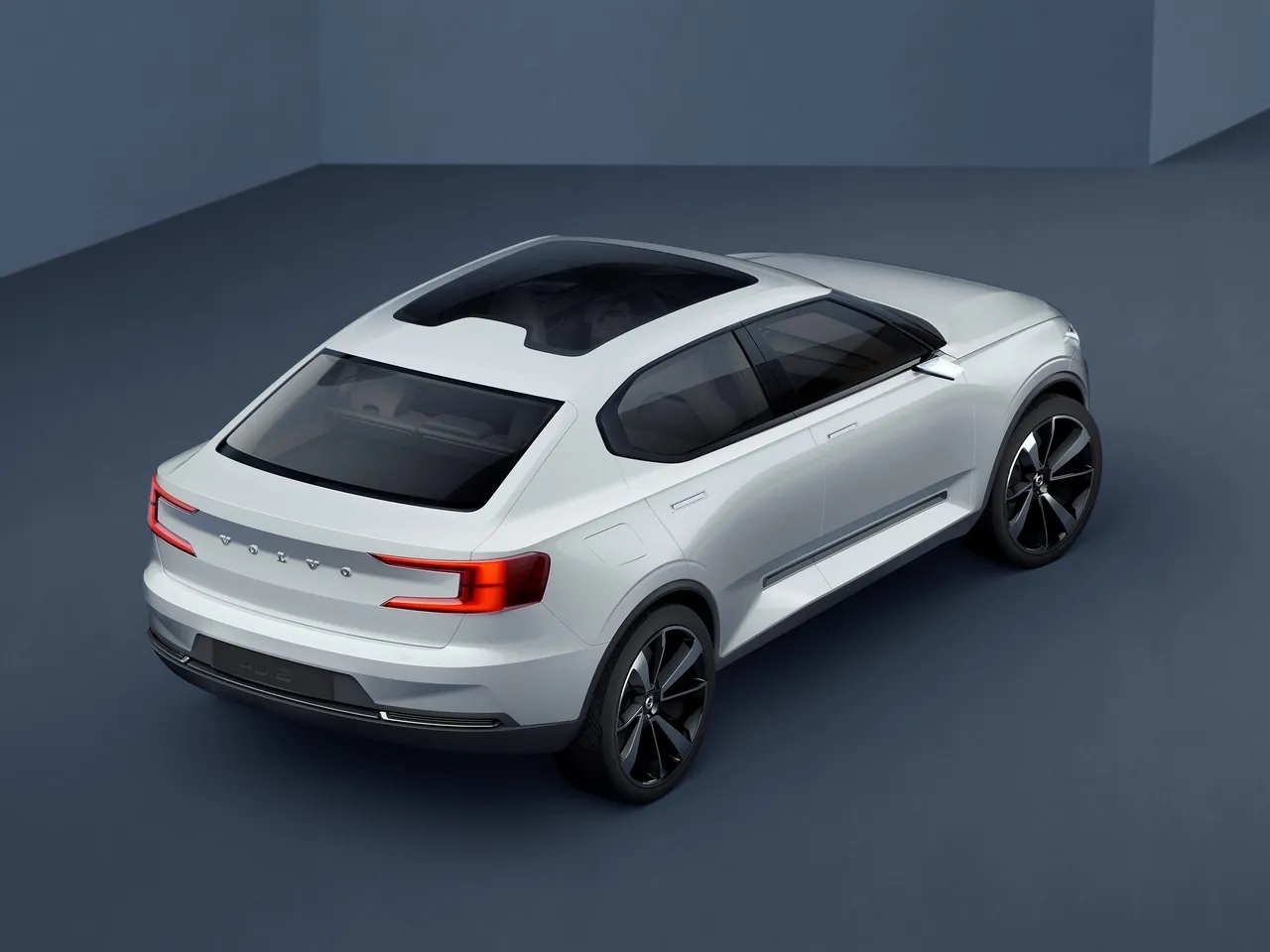 Volvo 40.2 Concept (2016) – zadní tříčtvrteční pohled