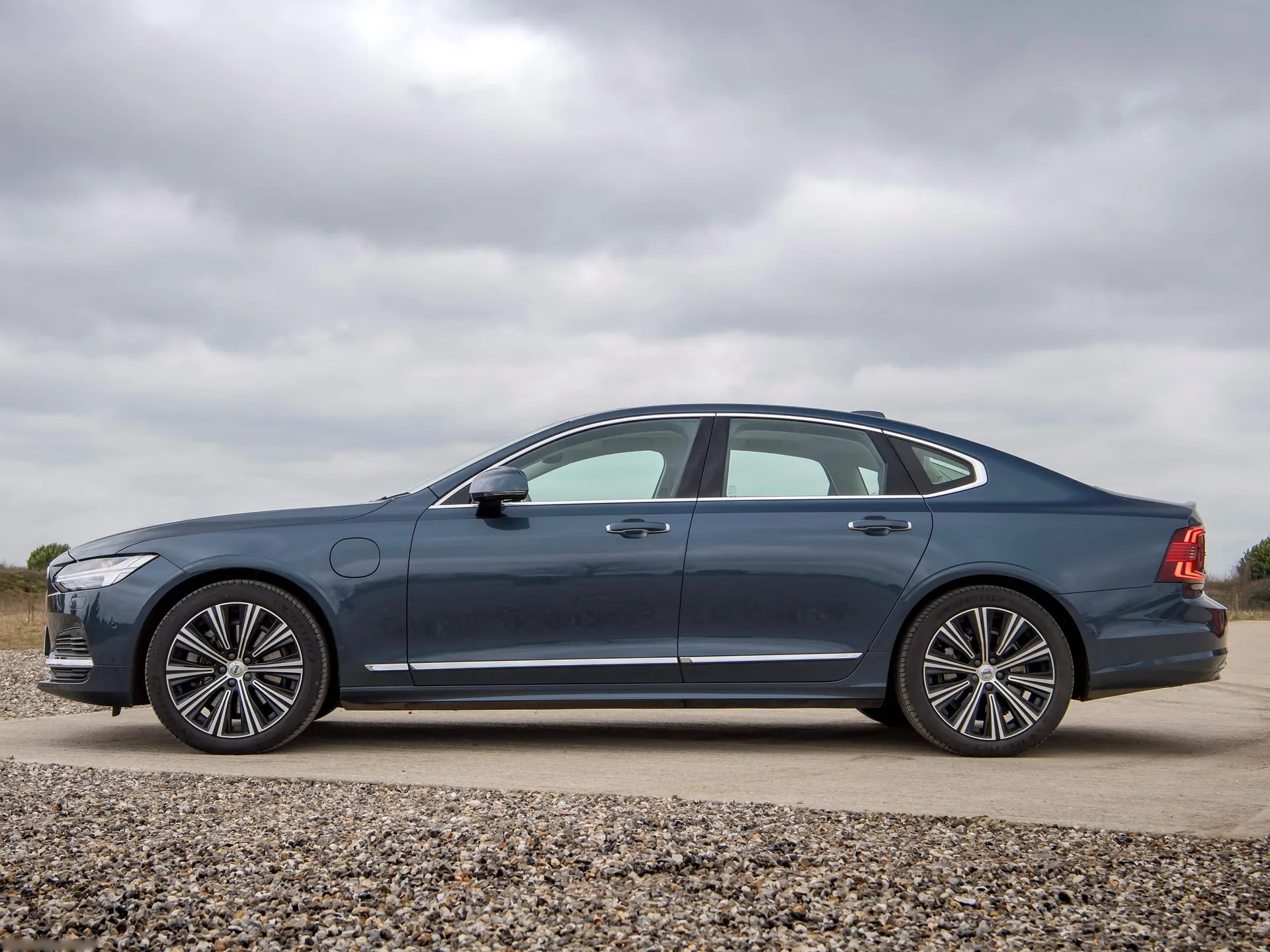 Volvo S90 (2020) – boční profil