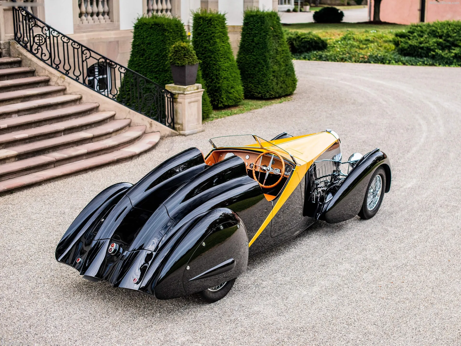 Bugatti Type 57 Roadster Grand Raid (1934) – zadní tříčtvrteční pohled