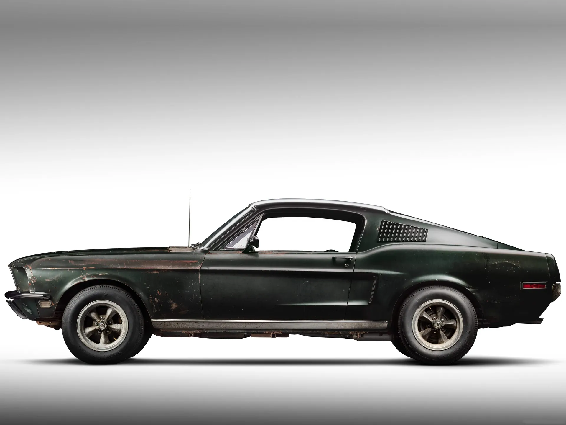 Ford Mustang Bullitt (1968) – boční profil