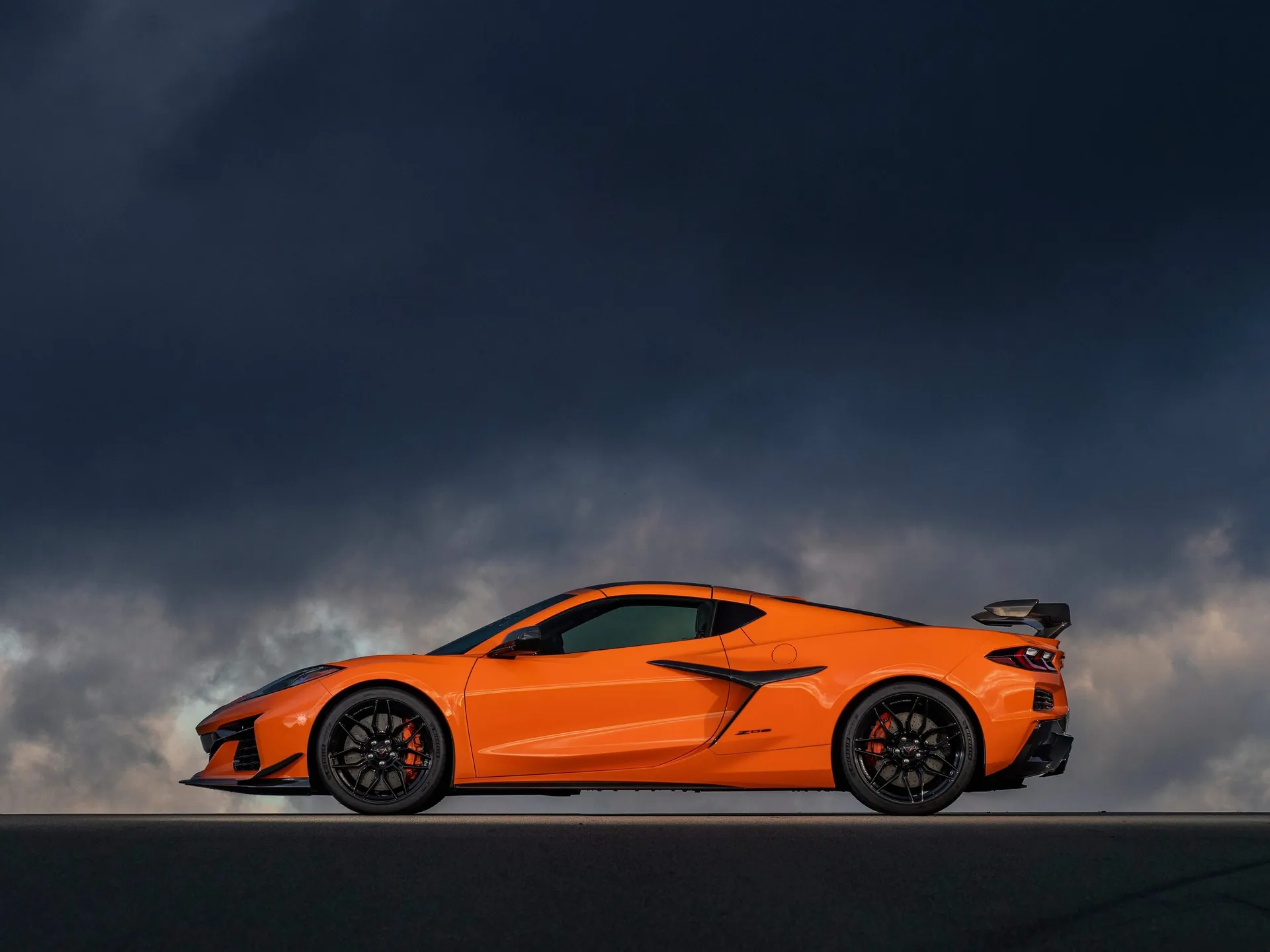 Chevrolet Corvette Z06 (2023) – boční profil
