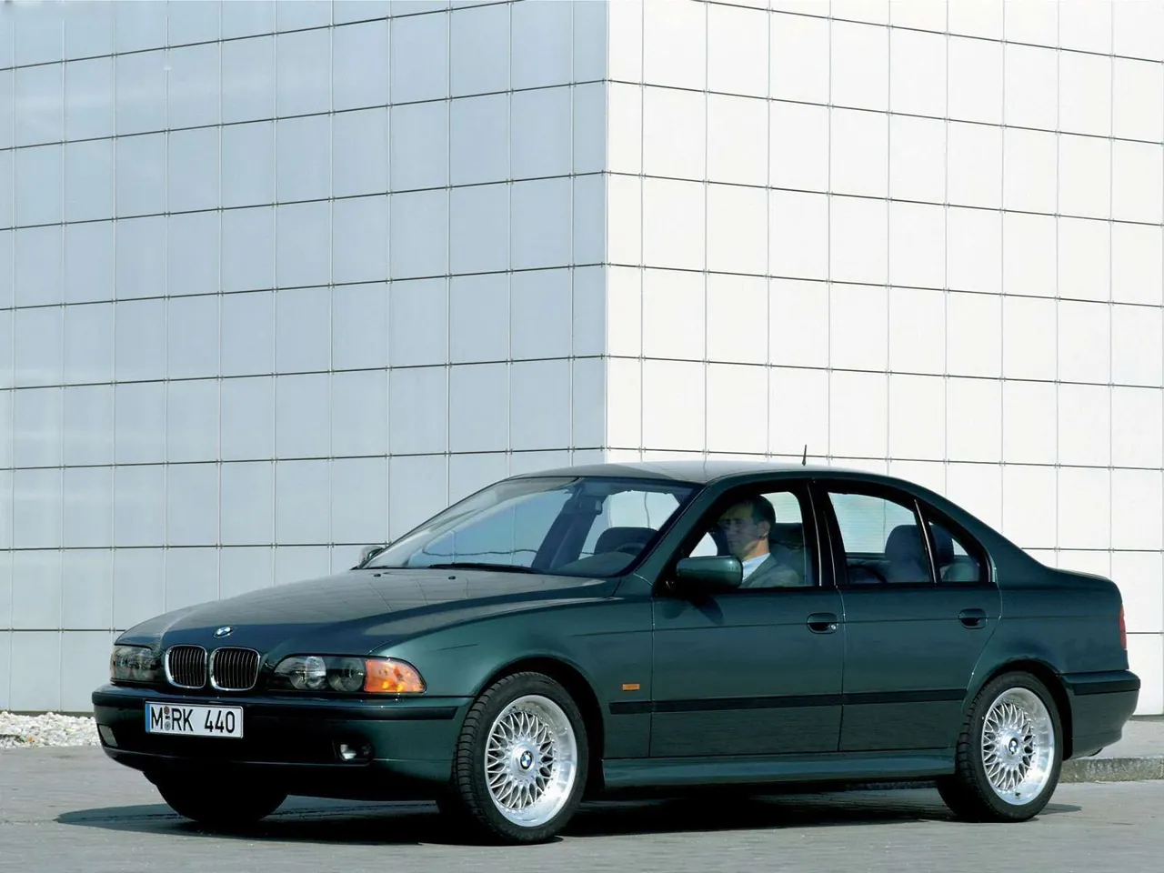 BMW 540i Protection (2001)