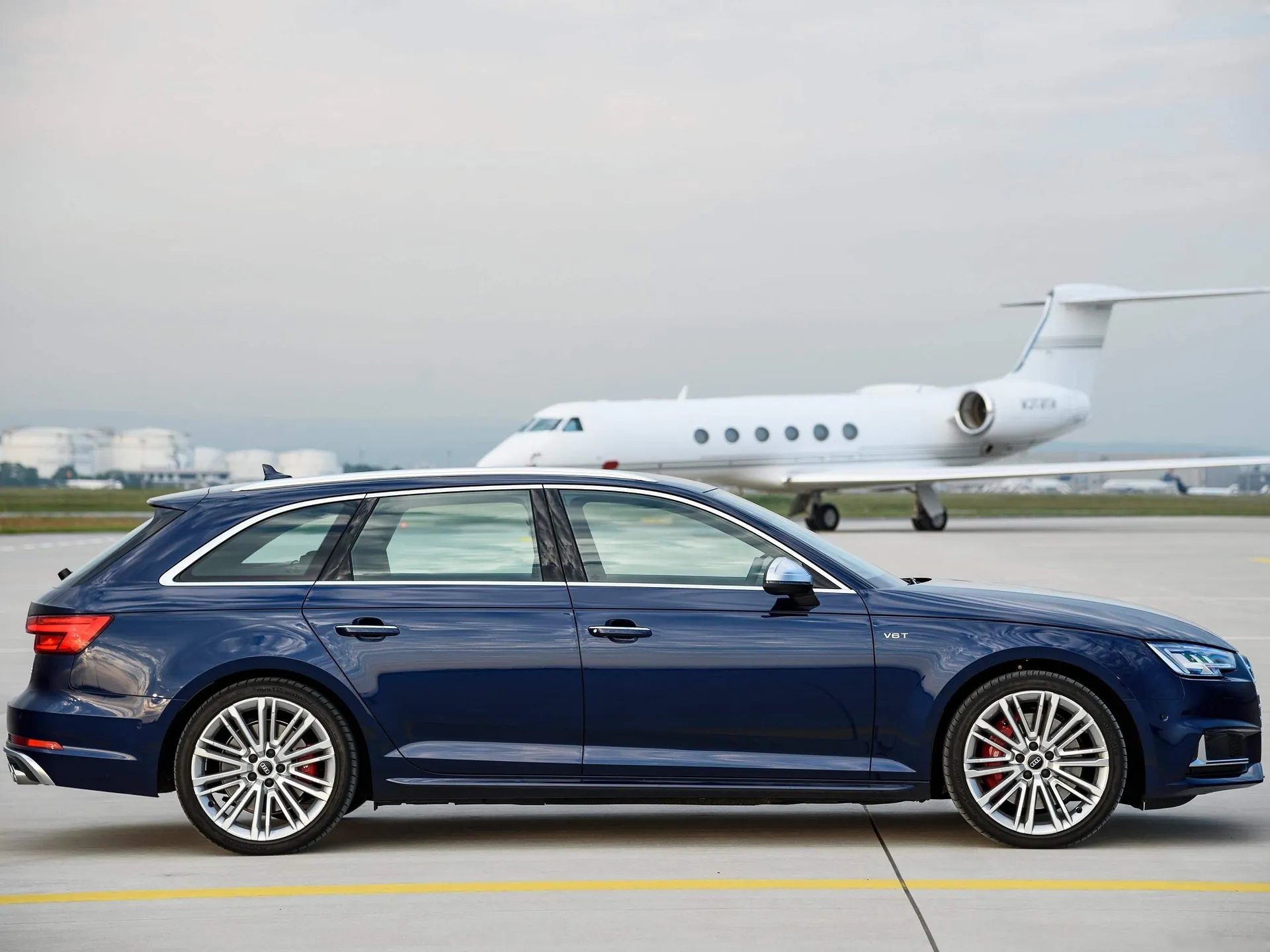 Audi S4 Avant (2017) – boční profil