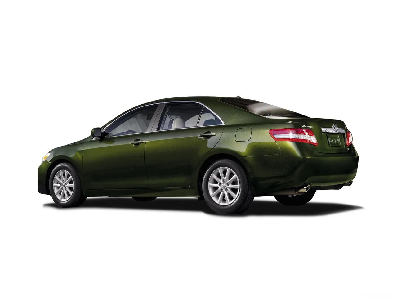 Toyota Camry (2010) - Rear Three-Quarter
