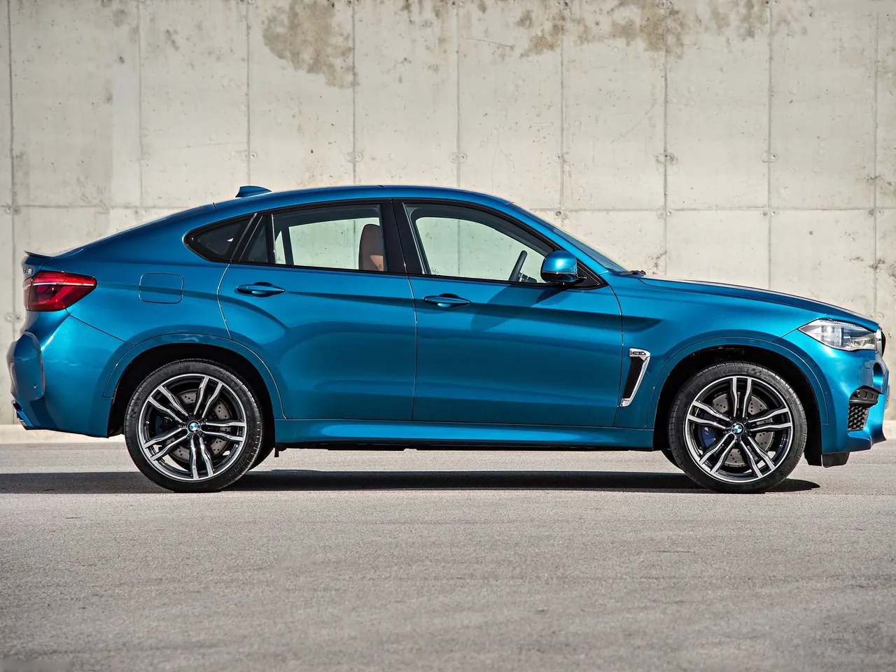BMW X6 M (2016) – boční profil