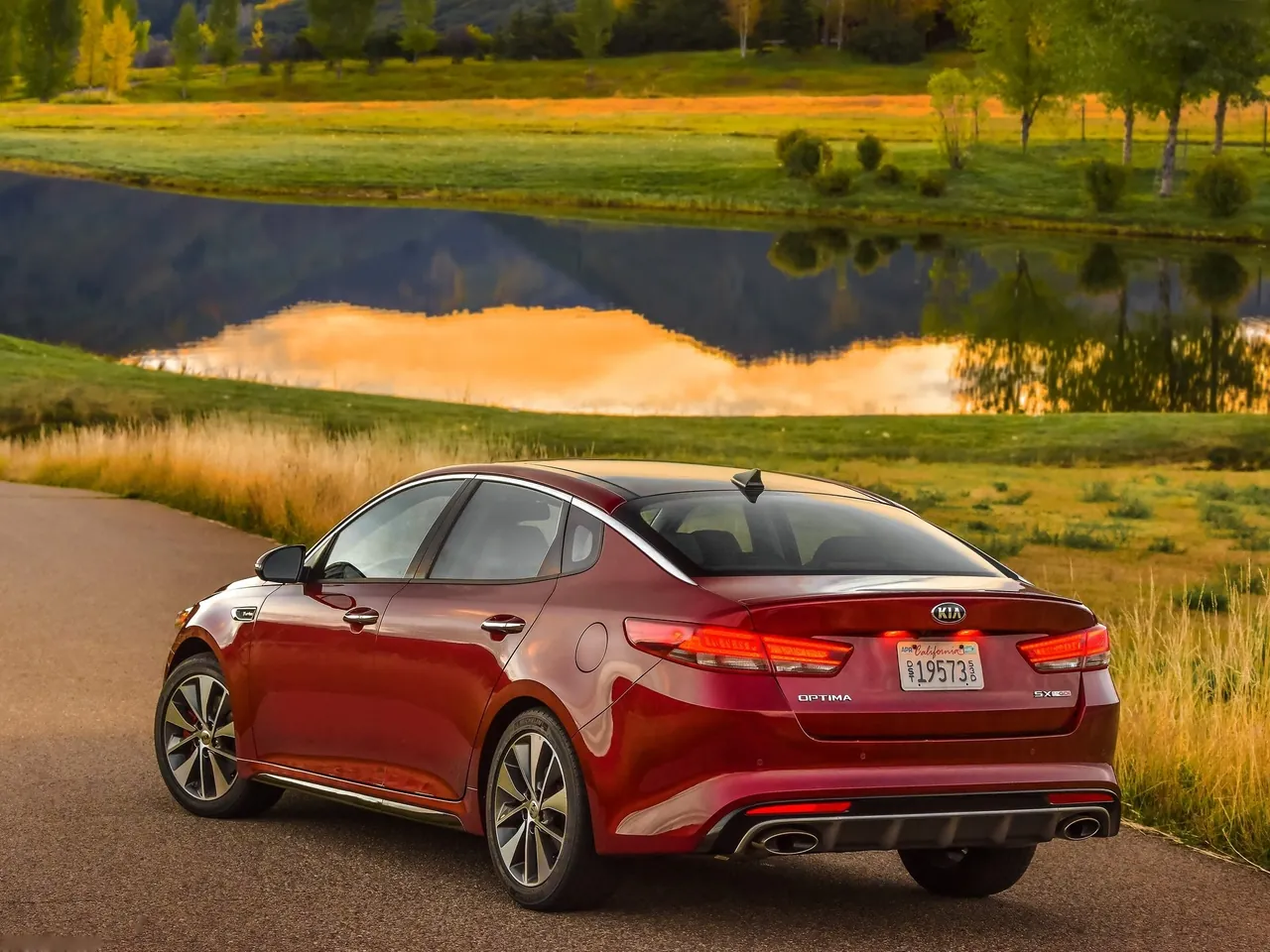 Kia Optima (2016) – zadní tříčtvrteční pohled