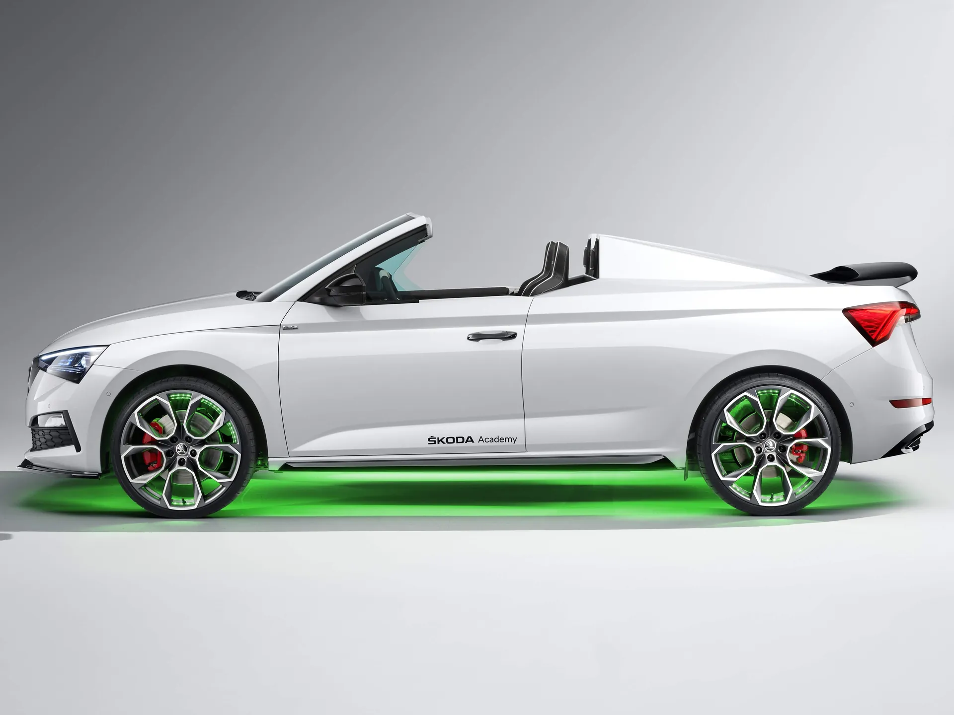 Skoda Slavia Concept (2020) – boční profil