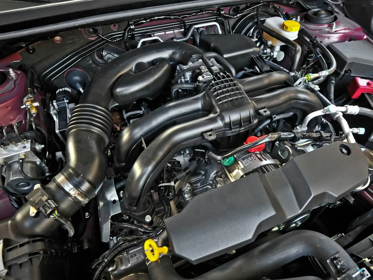 Subaru Impreza 5-door (2012) – motorový prostor