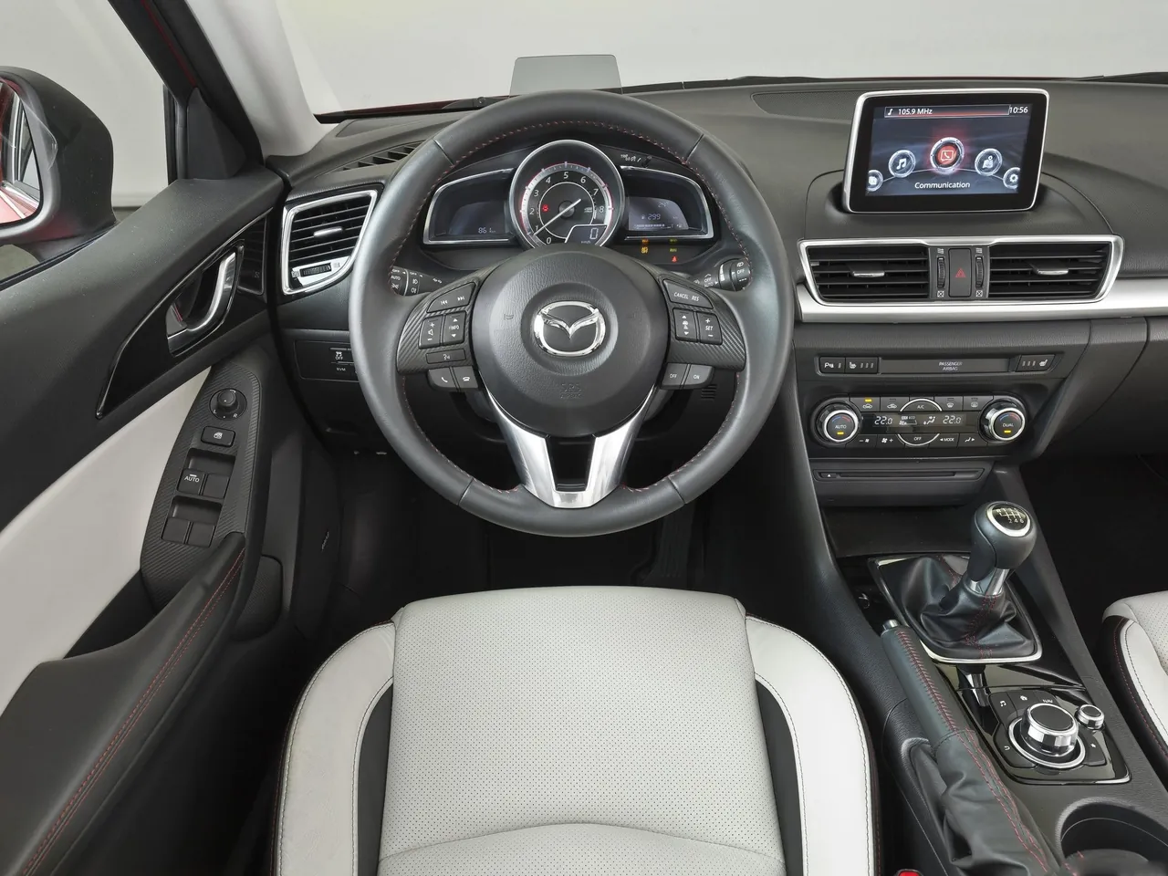 Mazda 3 Sedan (2014) – interiér