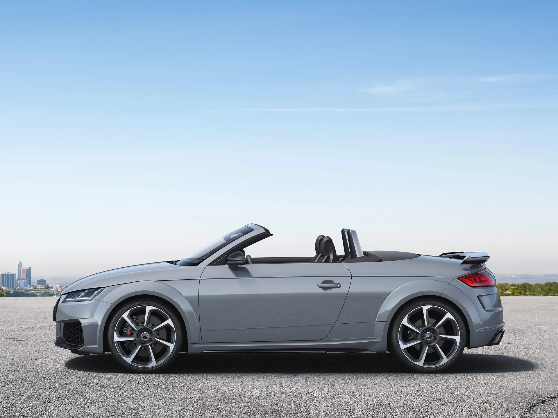 Audi TT RS Roadster (2020) – boční profil