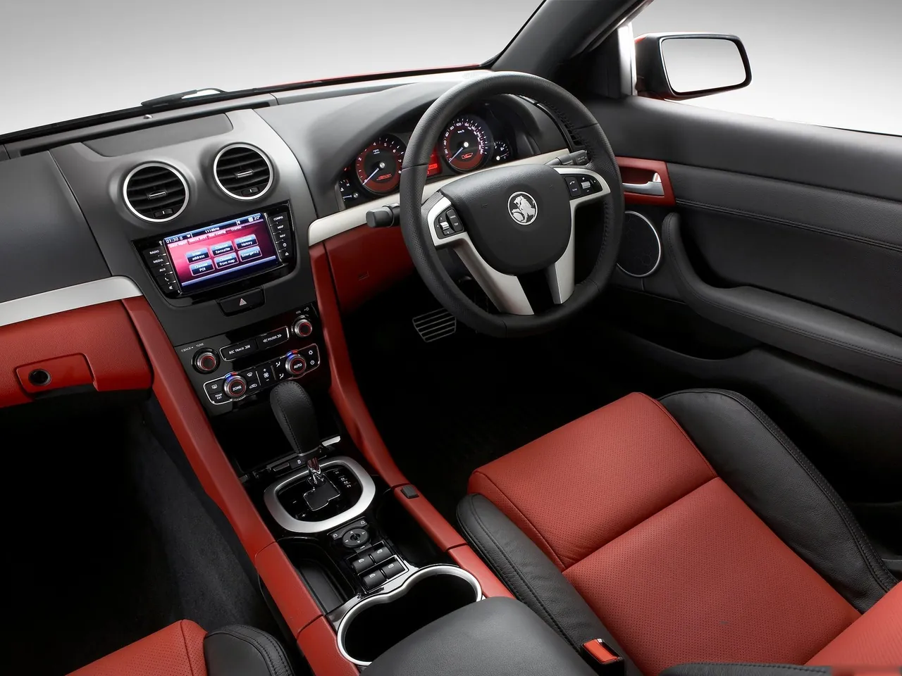 Holden VE II Commodore SSV (2011) – interiér