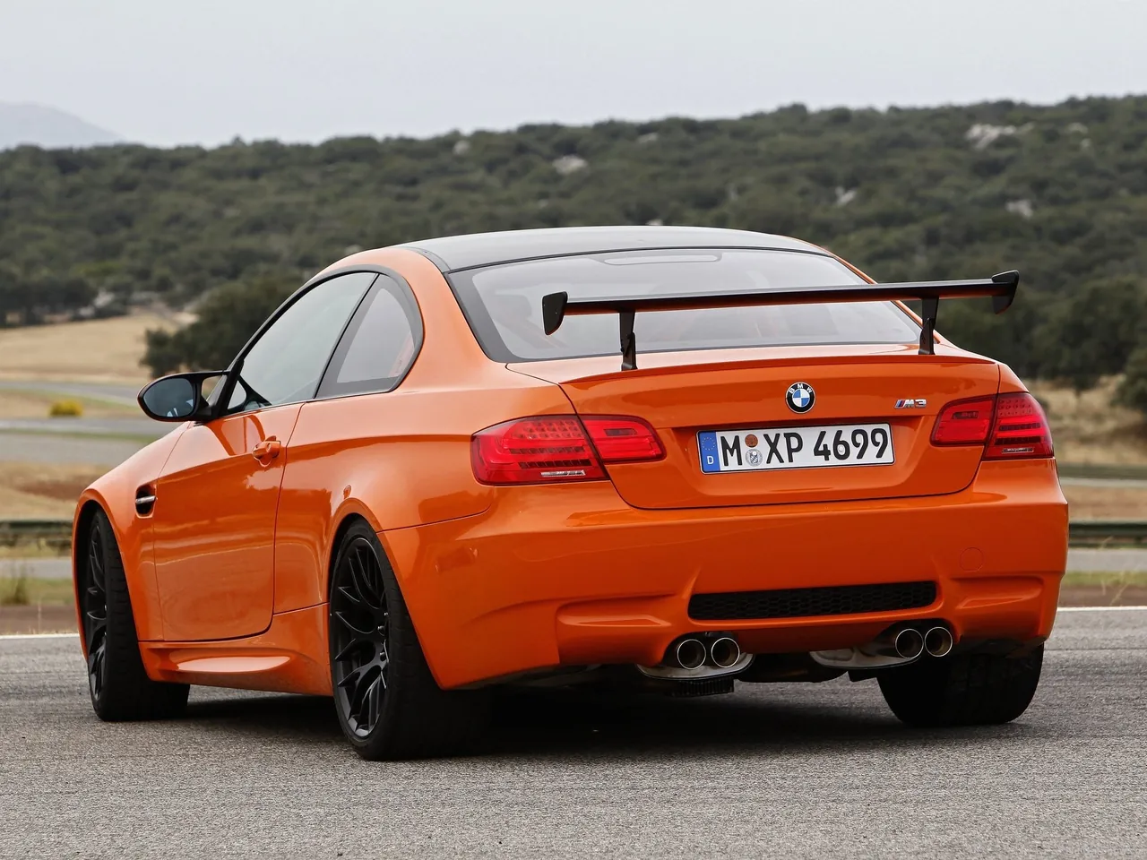 BMW M3 GTS (2011) – zadní tříčtvrteční pohled