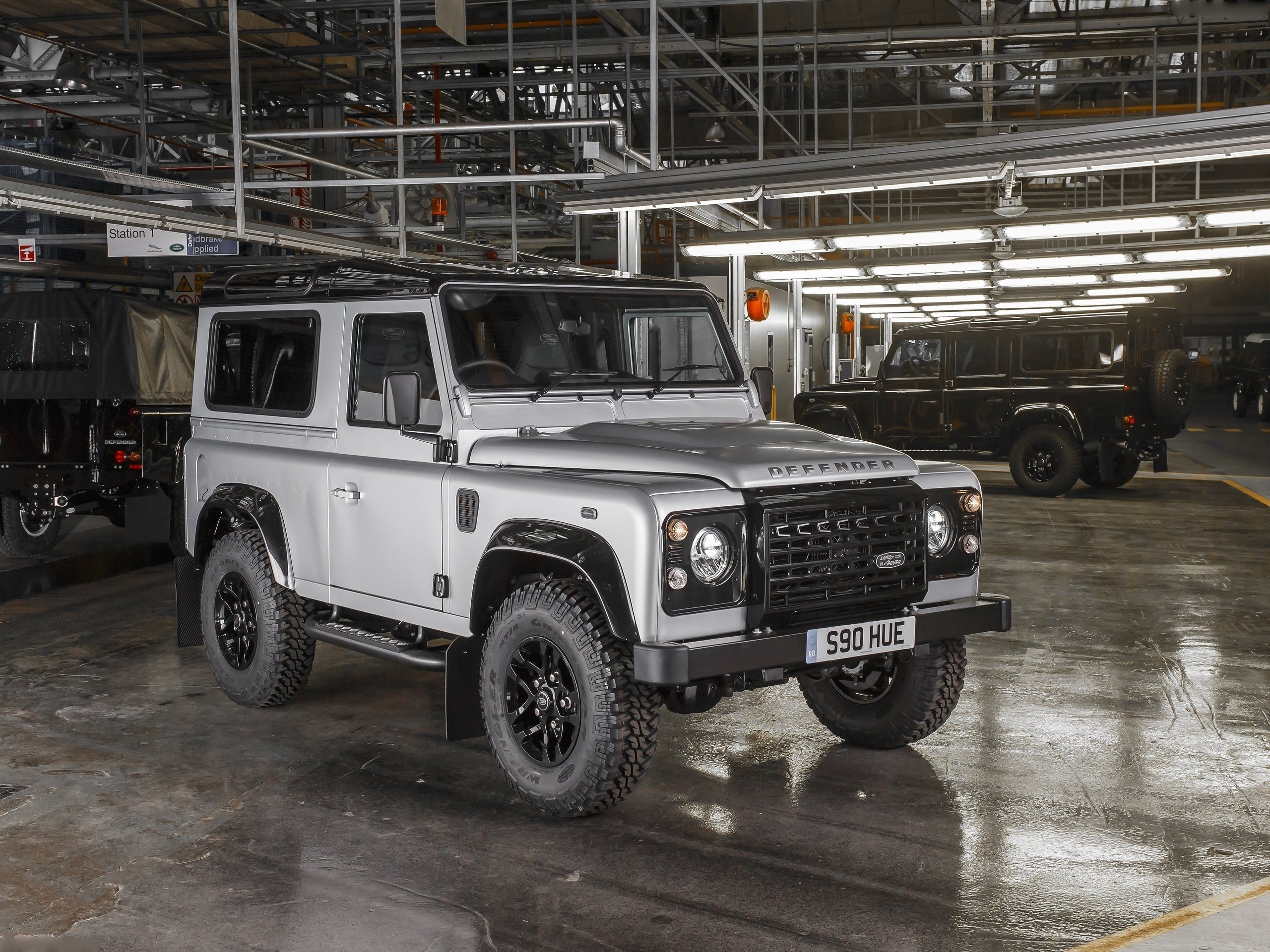Land Rover Defender 2.000.000 (2015)