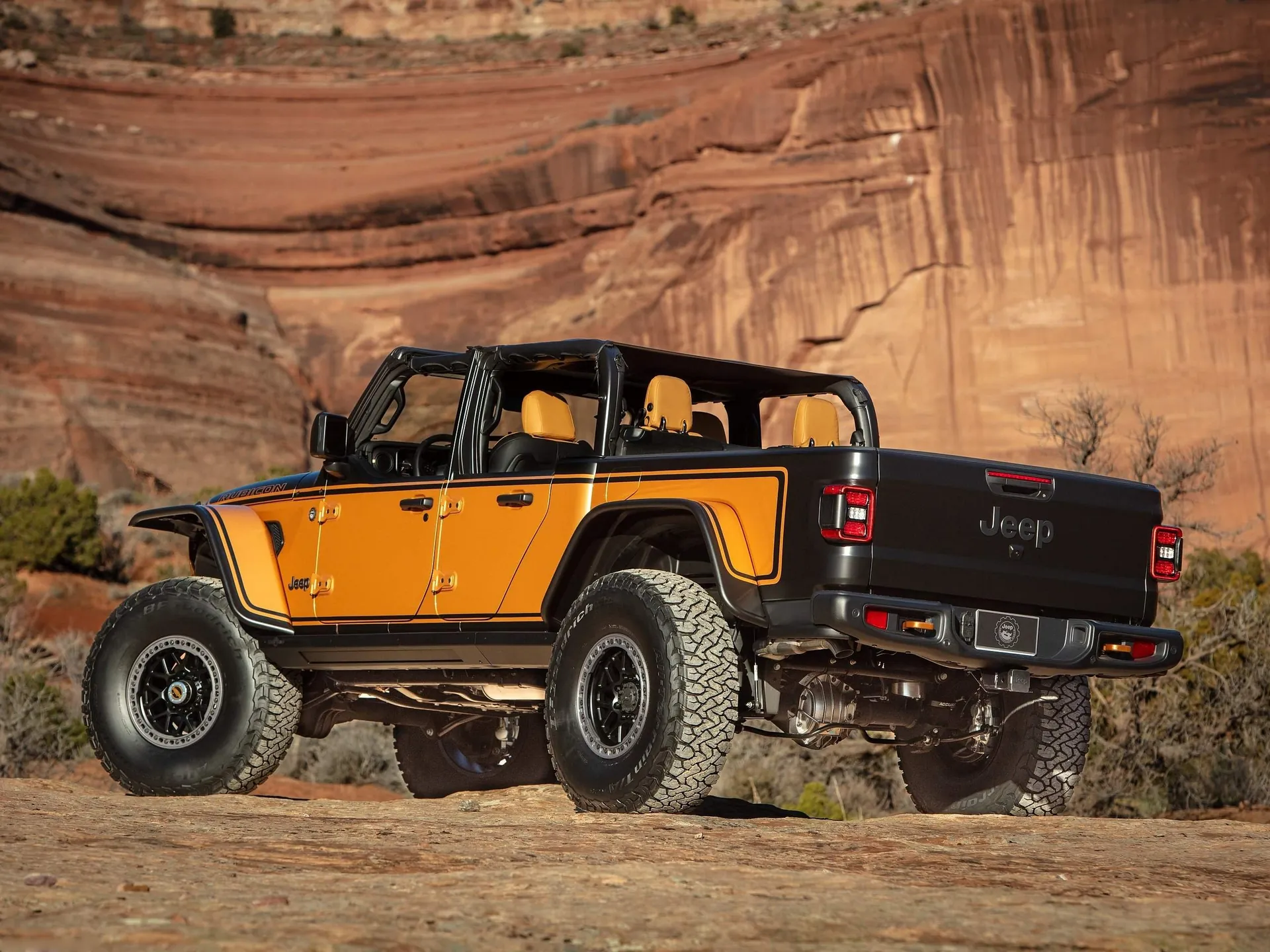 Jeep Gladiator Rubicon High Top Concept (2024) - Rear Angle