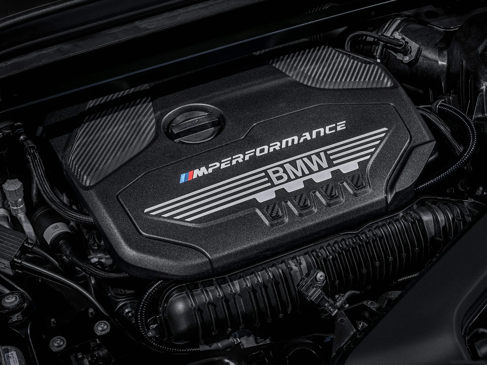 BMW X2 M35i (2019) – motorový prostor