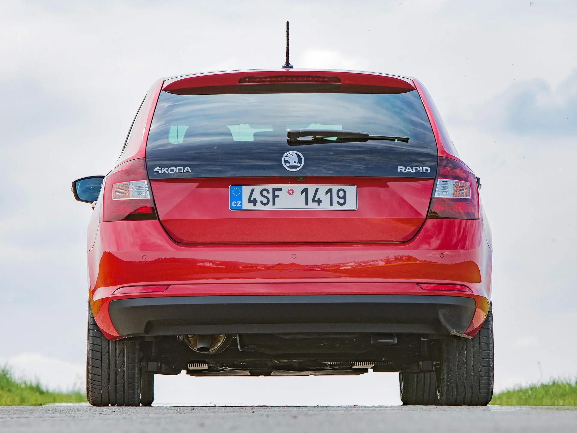 Skoda Rapid Spaceback (2017) – zezadu
