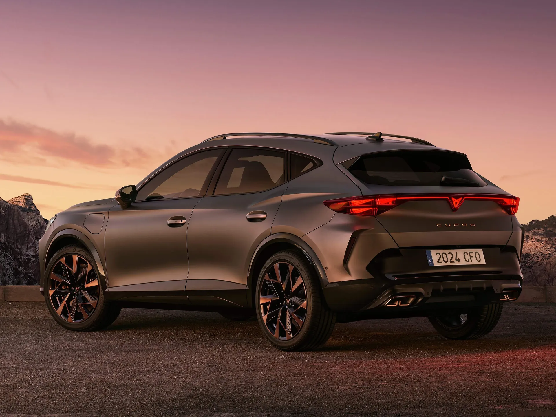Cupra Formentor (2025) – zadní tříčtvrteční pohled