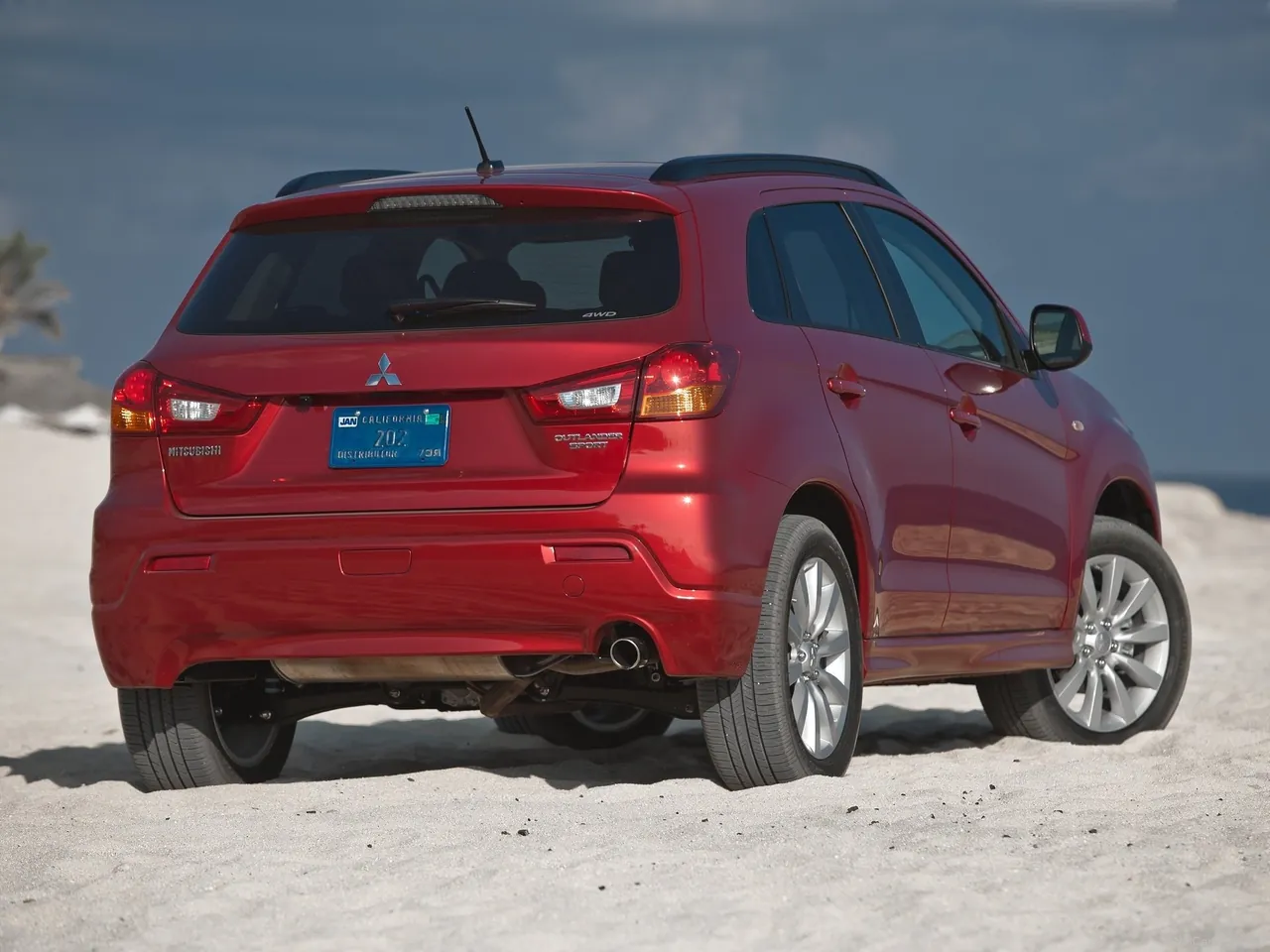 Mitsubishi Outlander Sport (2011) – zadní tříčtvrteční pohled